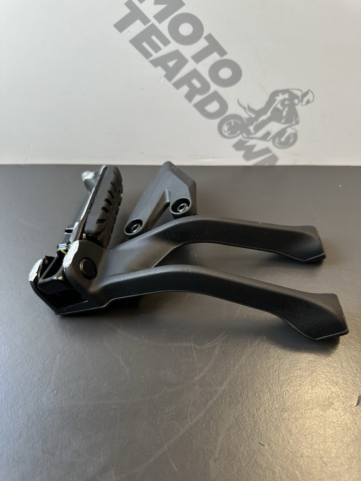 KTM 125 DUKE RIGHT PILLION FOOT REST RT Pillion Foot Rest Right Foot hanger OEM