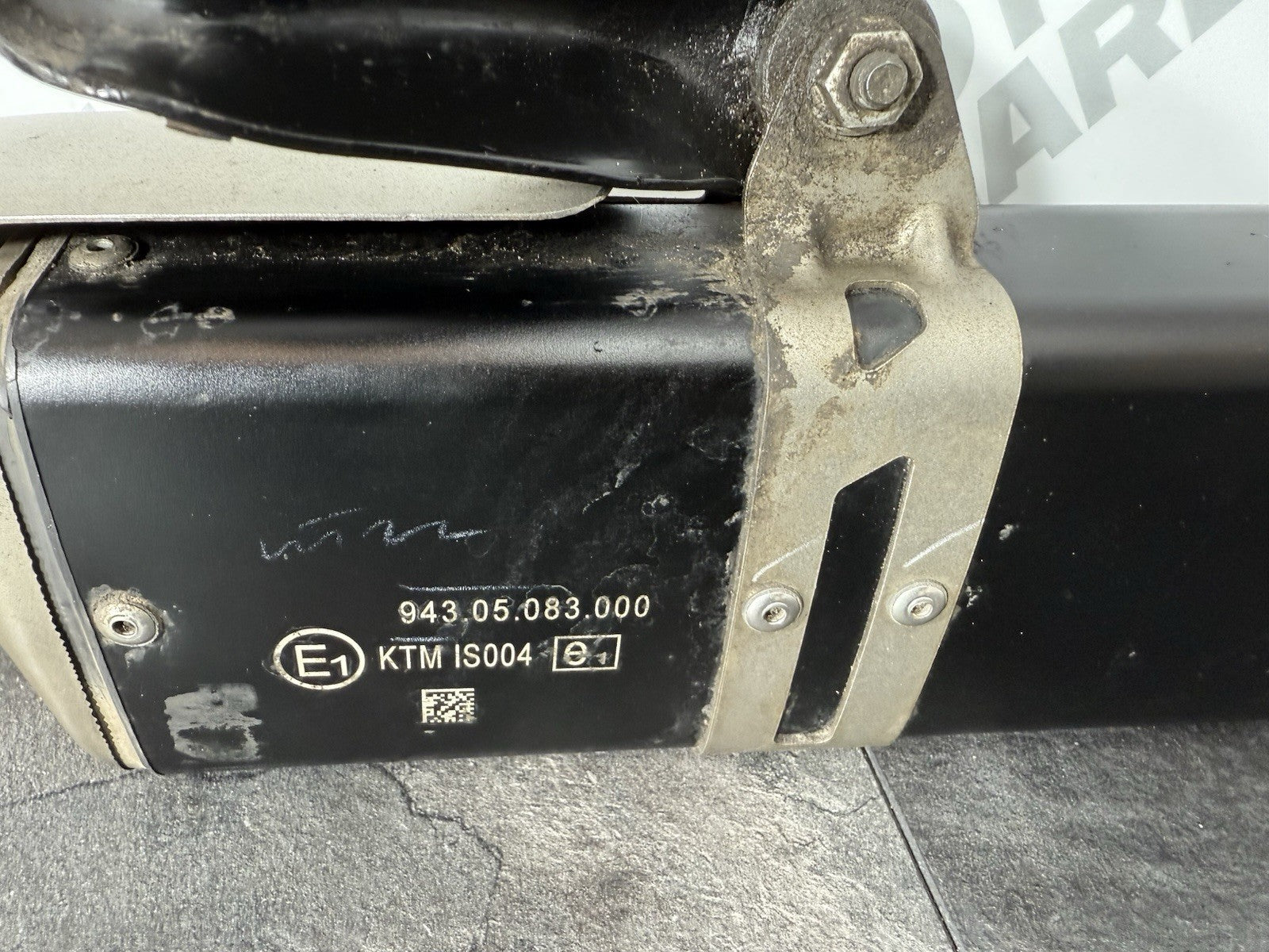 1d1f21ba-6b76-4c41-9c5a-b68b4578099e