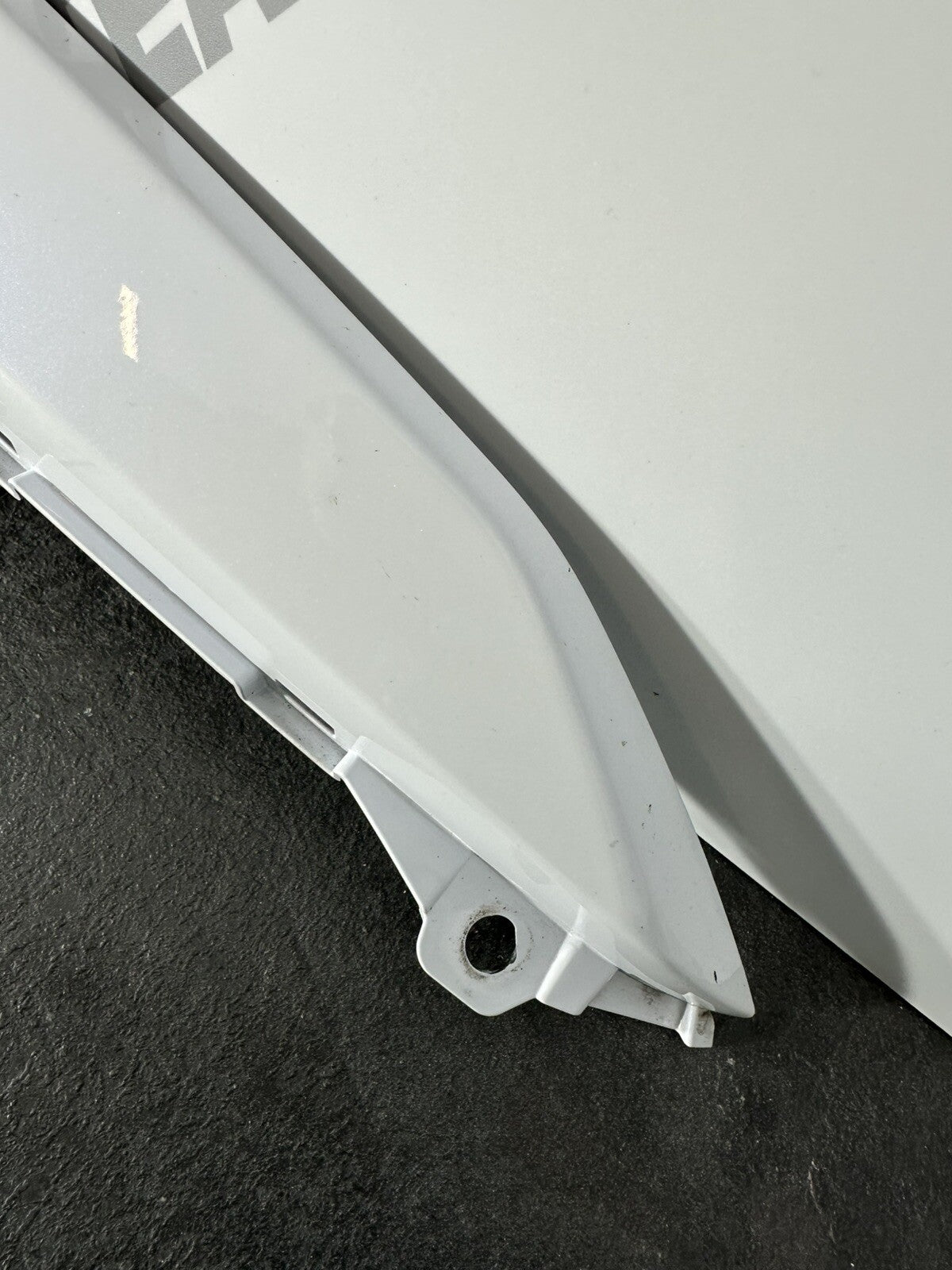 Suzuki GSXR 1000 2014 Right Side Upper Fairing Panel 22774 Miles 2009-2016 OEM
