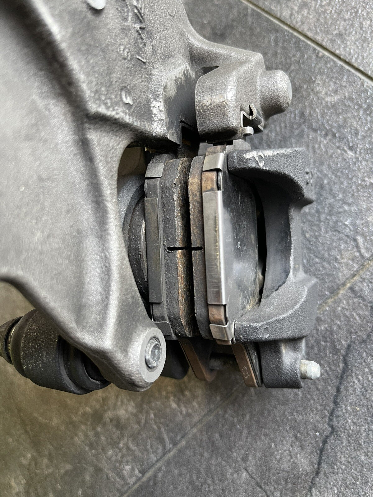 Yamaha MT10 SP 2019 Rear Brake Caliper NISSIN & Pads 10953 Mile R1 2CR 2017-2021