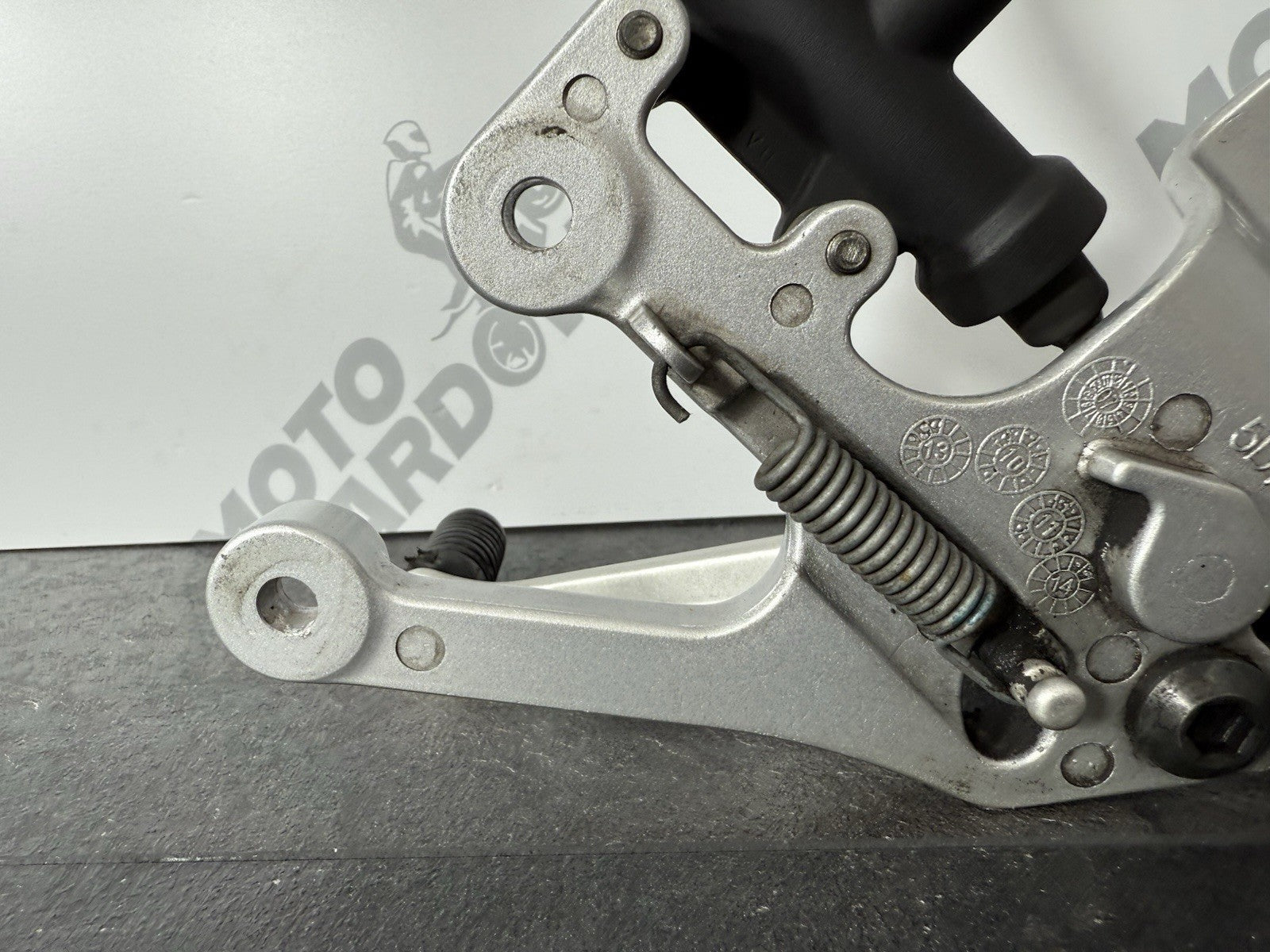 Yamaha YZF R125 R 125 2014 Right Rearset Footrest Brake MC 26983 Miles 2008-2018