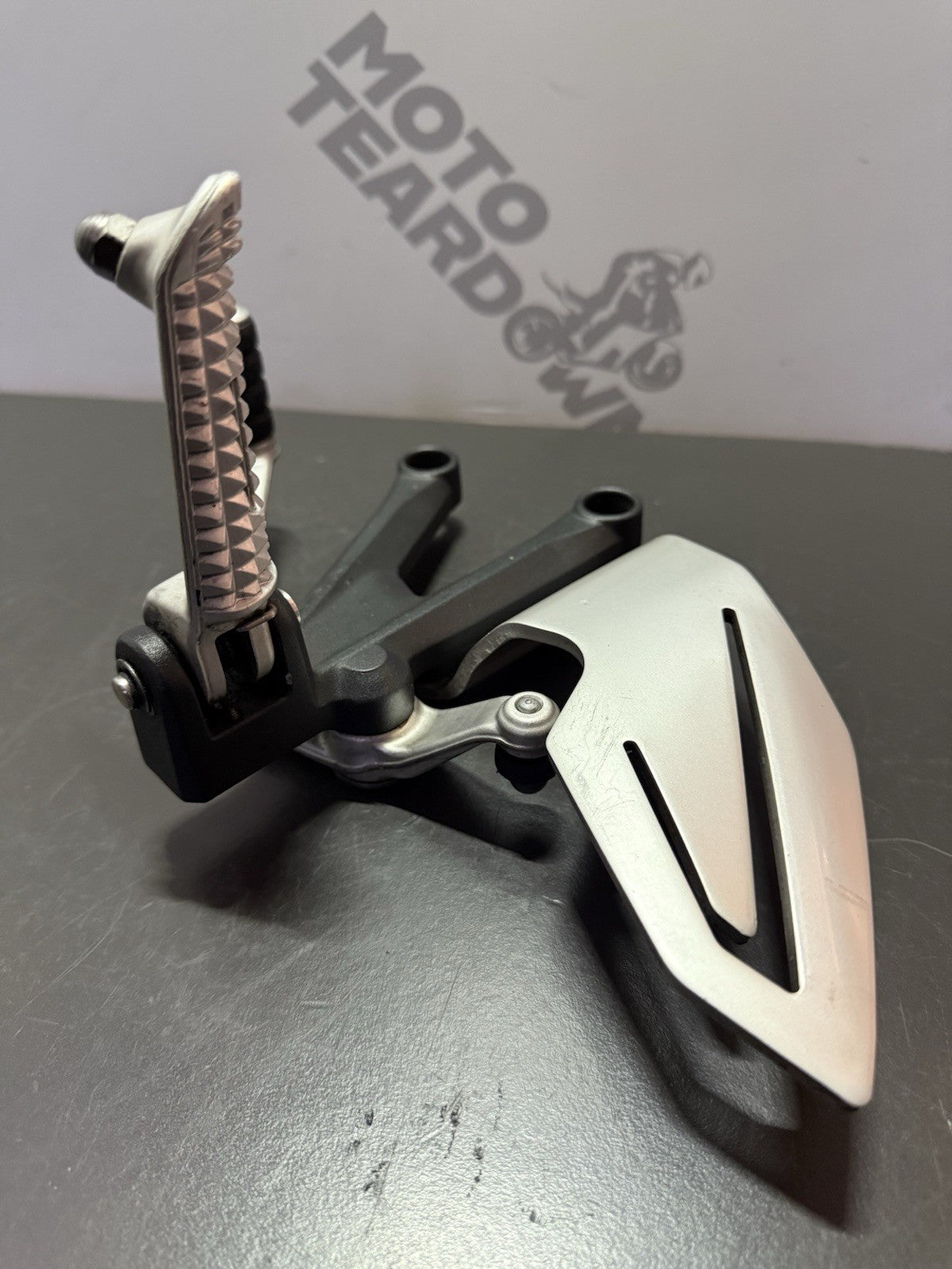 e2021aa8-7f12-4f99-a239-577475b35f7e