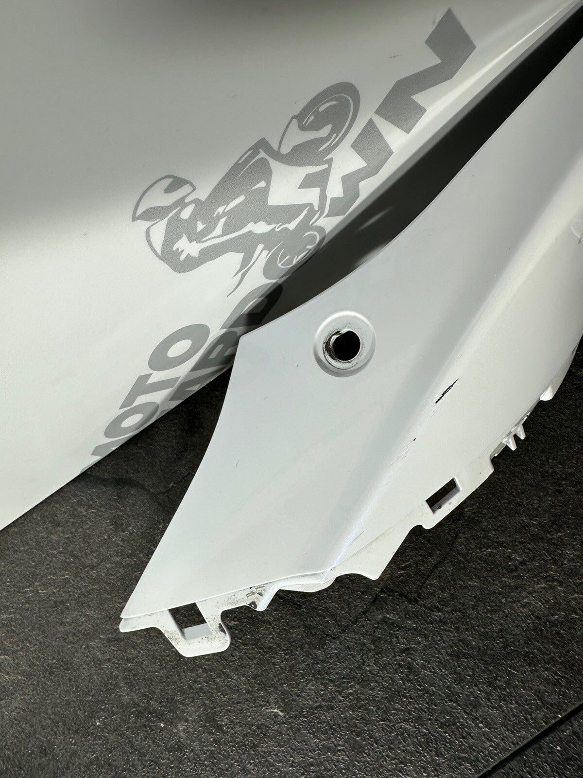 Suzuki GSXR 1000 2014 Right Side Upper Fairing Panel 22774 Miles 2009-2016 OEM