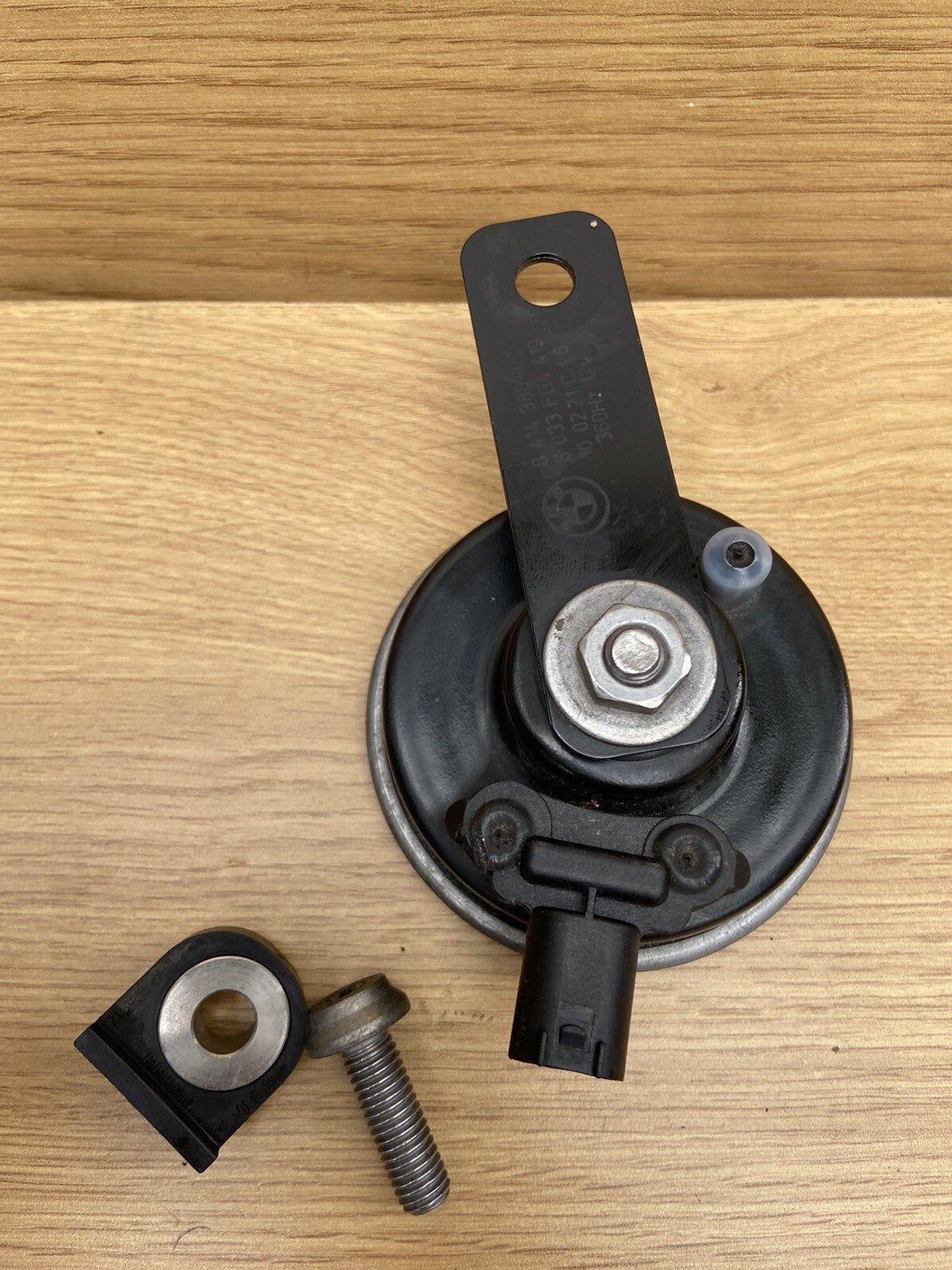 BMW S1000R SPORT 2021 HORN AND BRACKET BMW S1000R Horn S1000r Sport Horn OEM