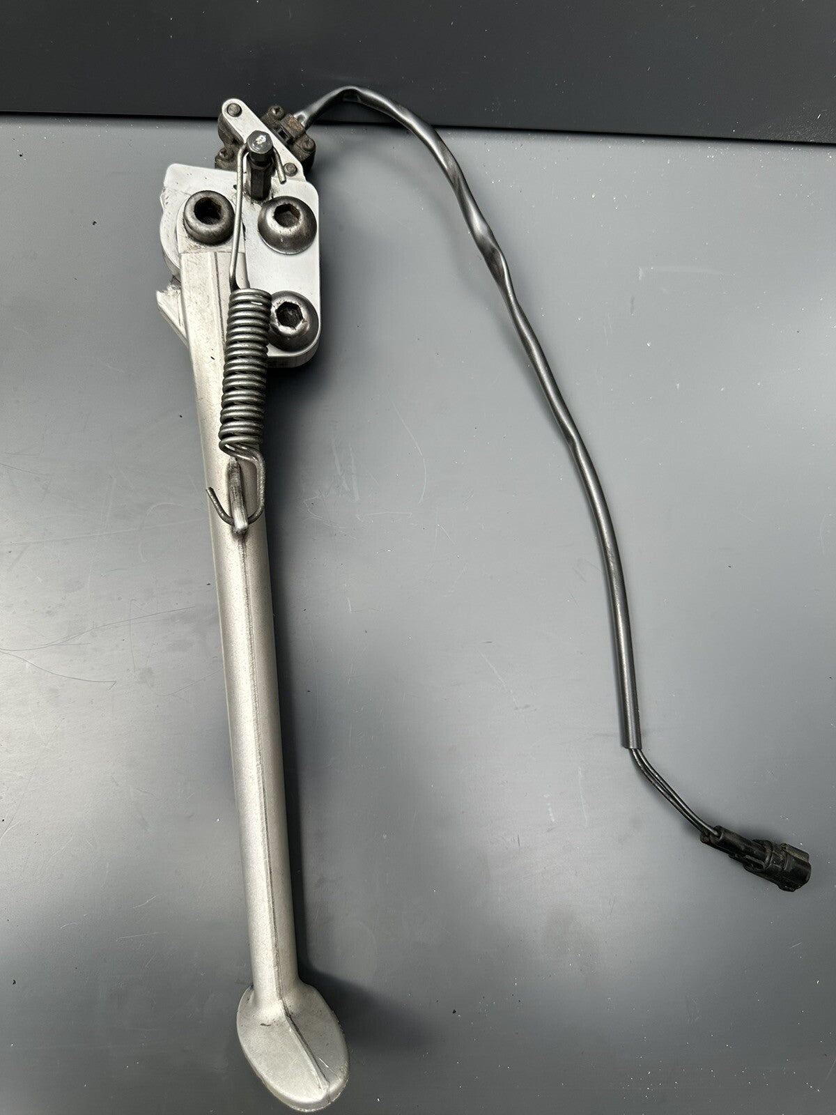 TRIUMPH DAYTONA 675 R KICKSTAND SIDE KICK STAND And Stand Switch 675R Kick Stand