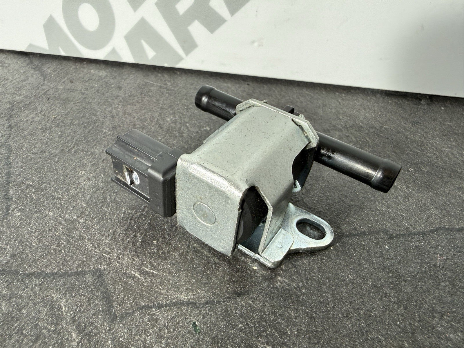 044cbc3a-b162-4180-951b-459cf21ab09c