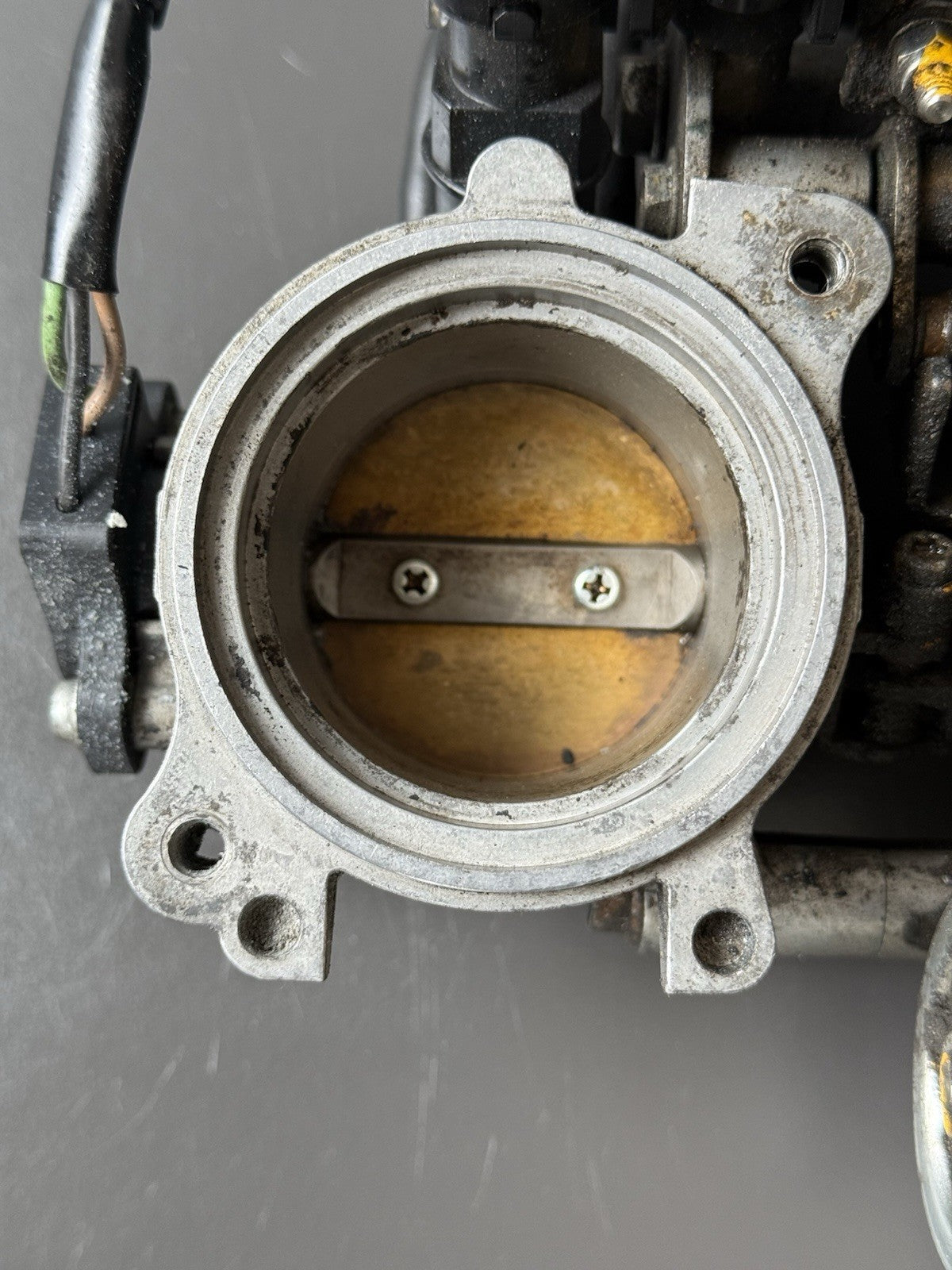 Triumph Street Triple 675R throttle bodies & fuel injectors 2013 - 2017 OEM