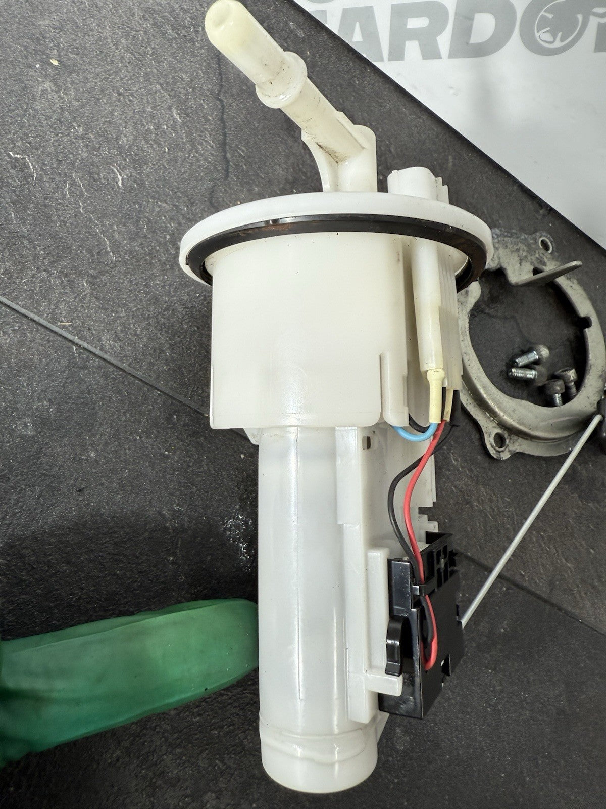 a4acc524-d44a-4363-a9c7-a91818560d83