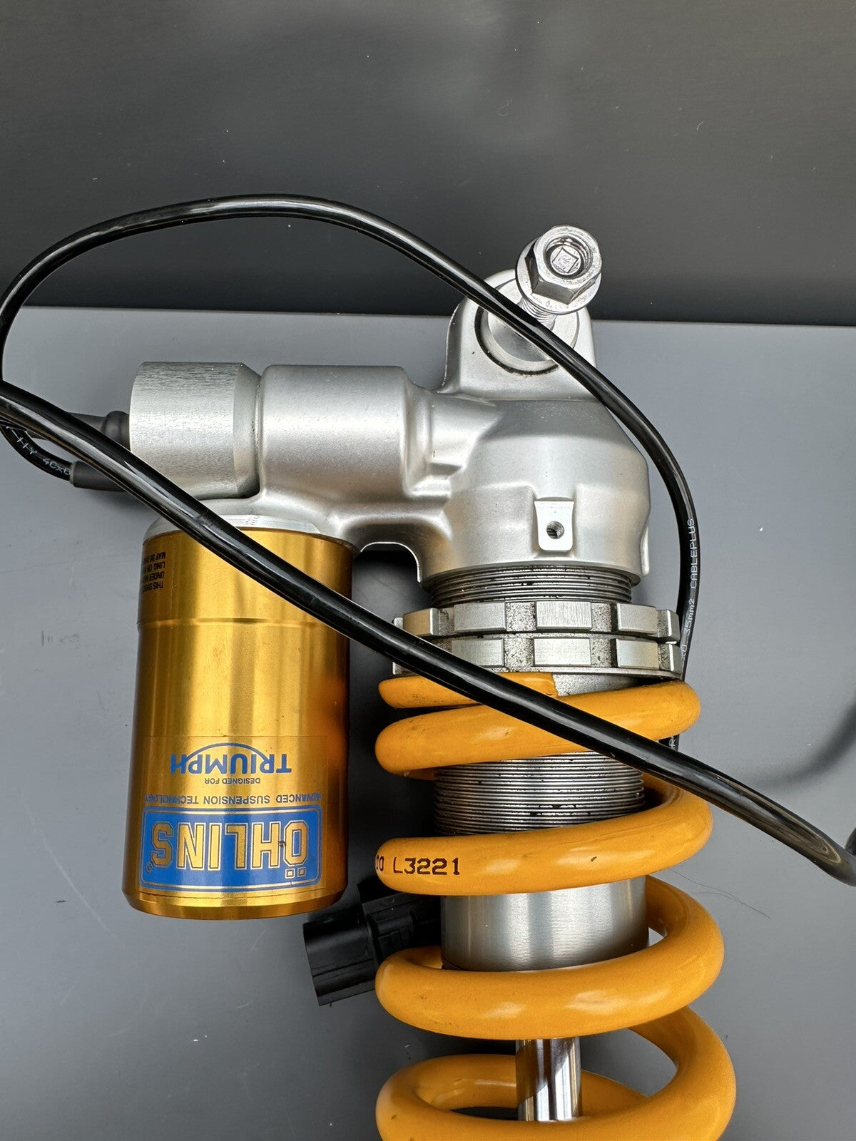 TRIUMPH SPEED TRIPLE 1200 RS 2022 OHLINS ELECTRIC REAR SHOCK ABSORBER *UK ONLY*