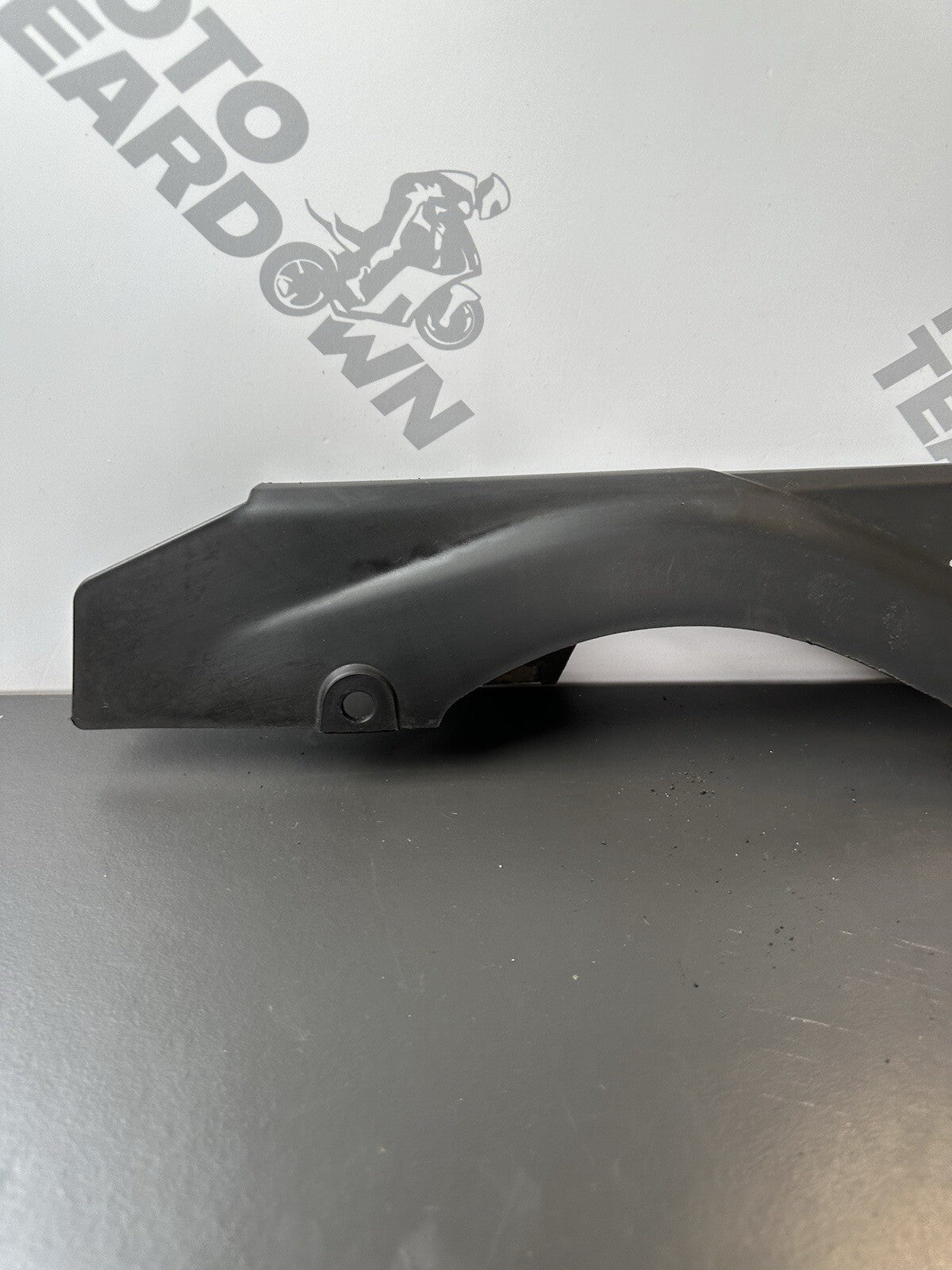 YAMAHA MT03 CHAIN GUARD YEAR 2020 Yamaha MT-03 Chain Guard 1WDF23110100 OEM