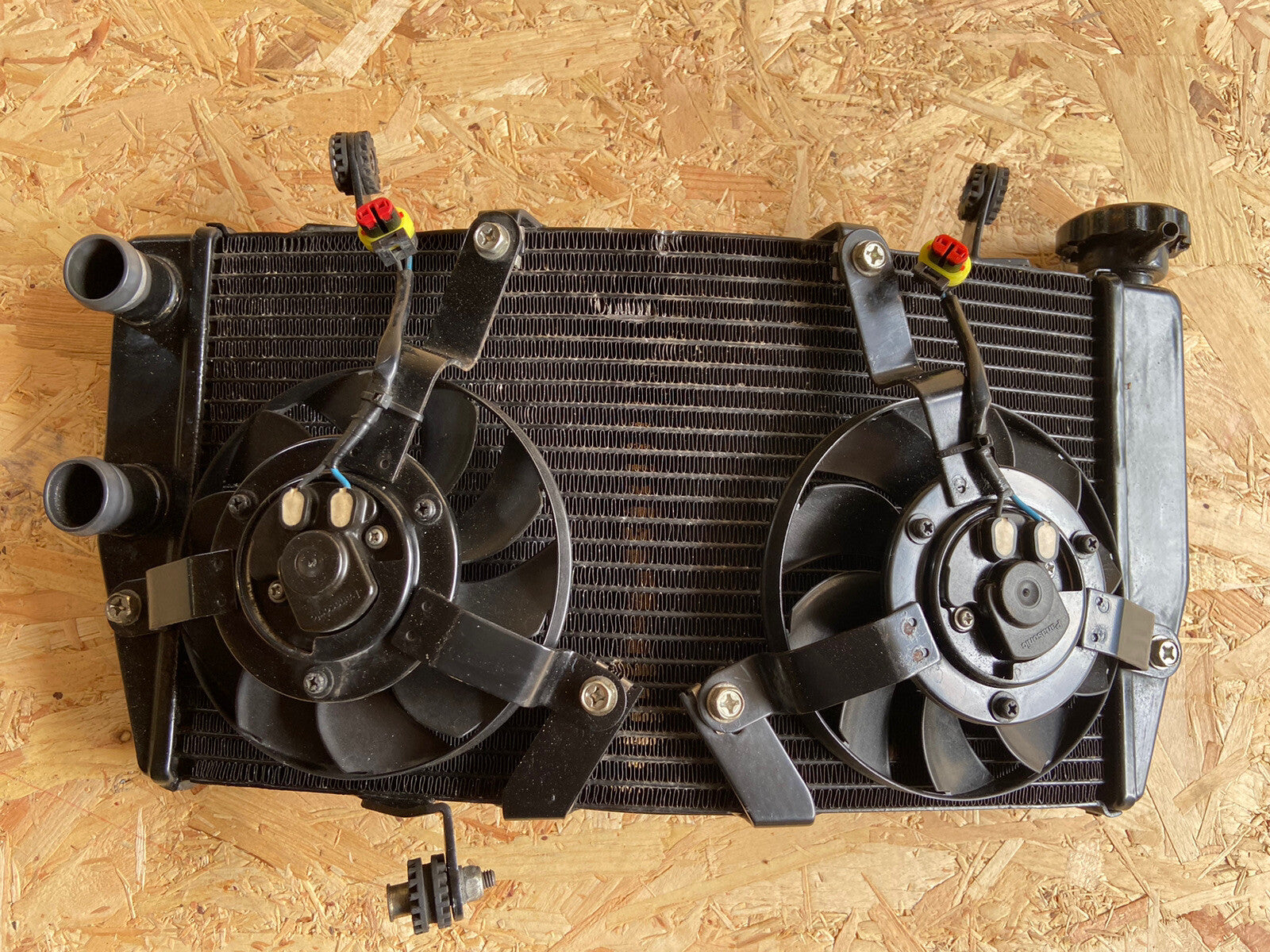 Ducati 1098 radiator + fans 1098 WATER COOLER Radiator And Fans 2007-2009 OEM