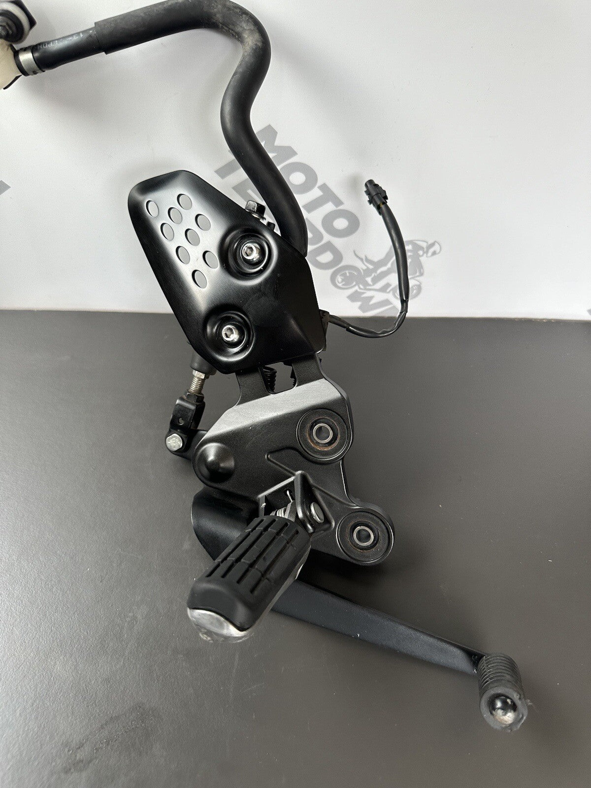 Yamaha MT-07 MT07 ABS 2022 Right riders footrest assembly Right Foot Rest PEM