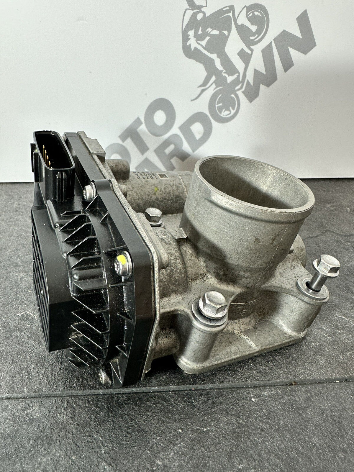 Triumph Trident 660 2022 Throttle Body KEIHIN 2962 Miles 2021-2024 OEM