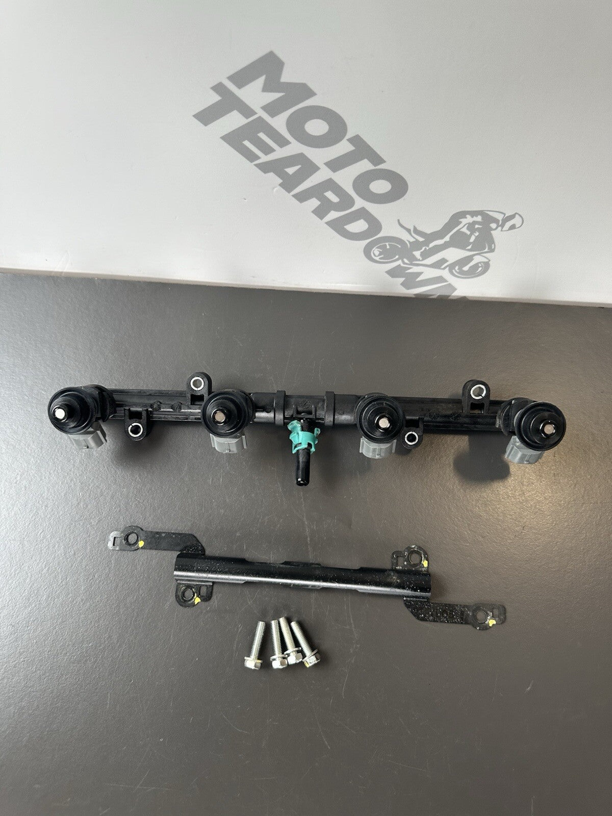 HONDA CBR1000RR AIR BOX INJECTOR RAIL 2008 2009 2010 2011 OEM 13,752 Miles