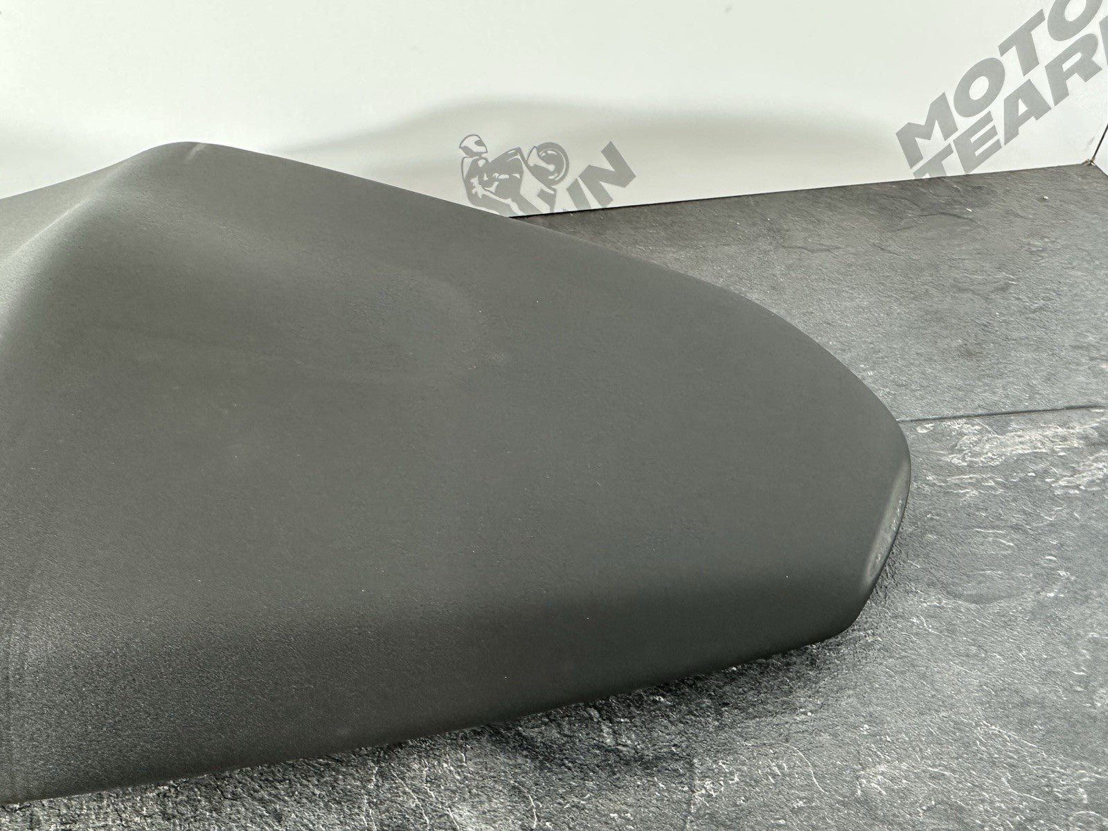 Triumph Street Triple 675 R 2015 Seat Riders Pillion Seat 2016 16470 Miles OEM