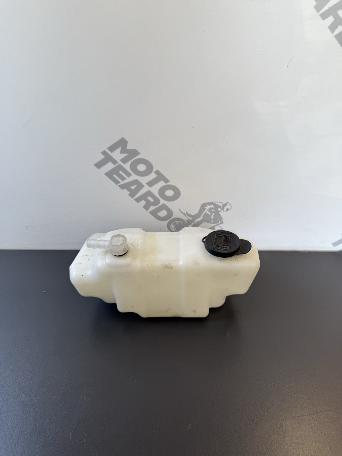TRIUMPH STREET TRIPLE 675R COOLANT BOTTLE Radiator Coolant Bottle T2102200 2010