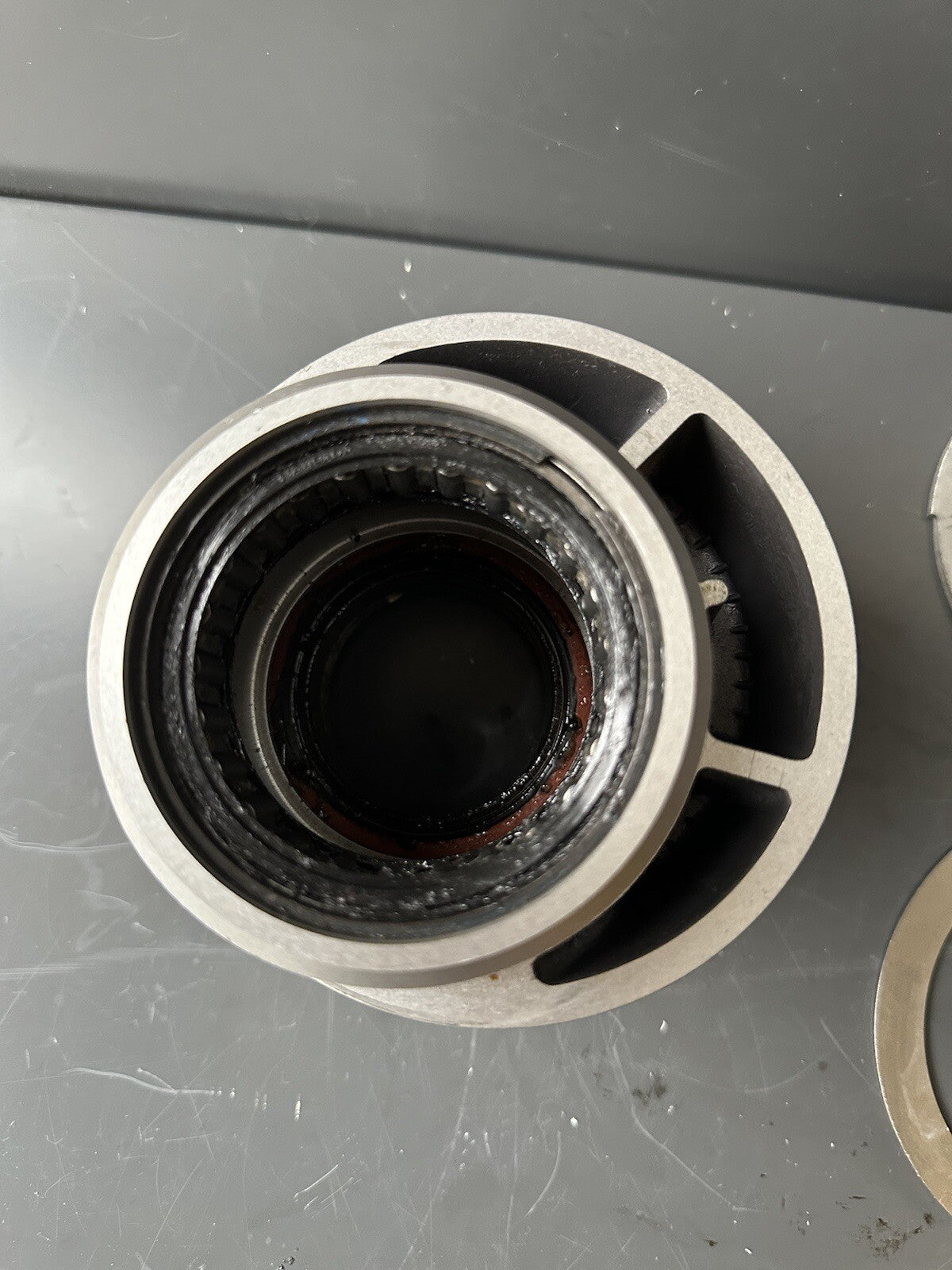 Triumph Speed Triple 1200 RR 2022 rear eccentric drive hub