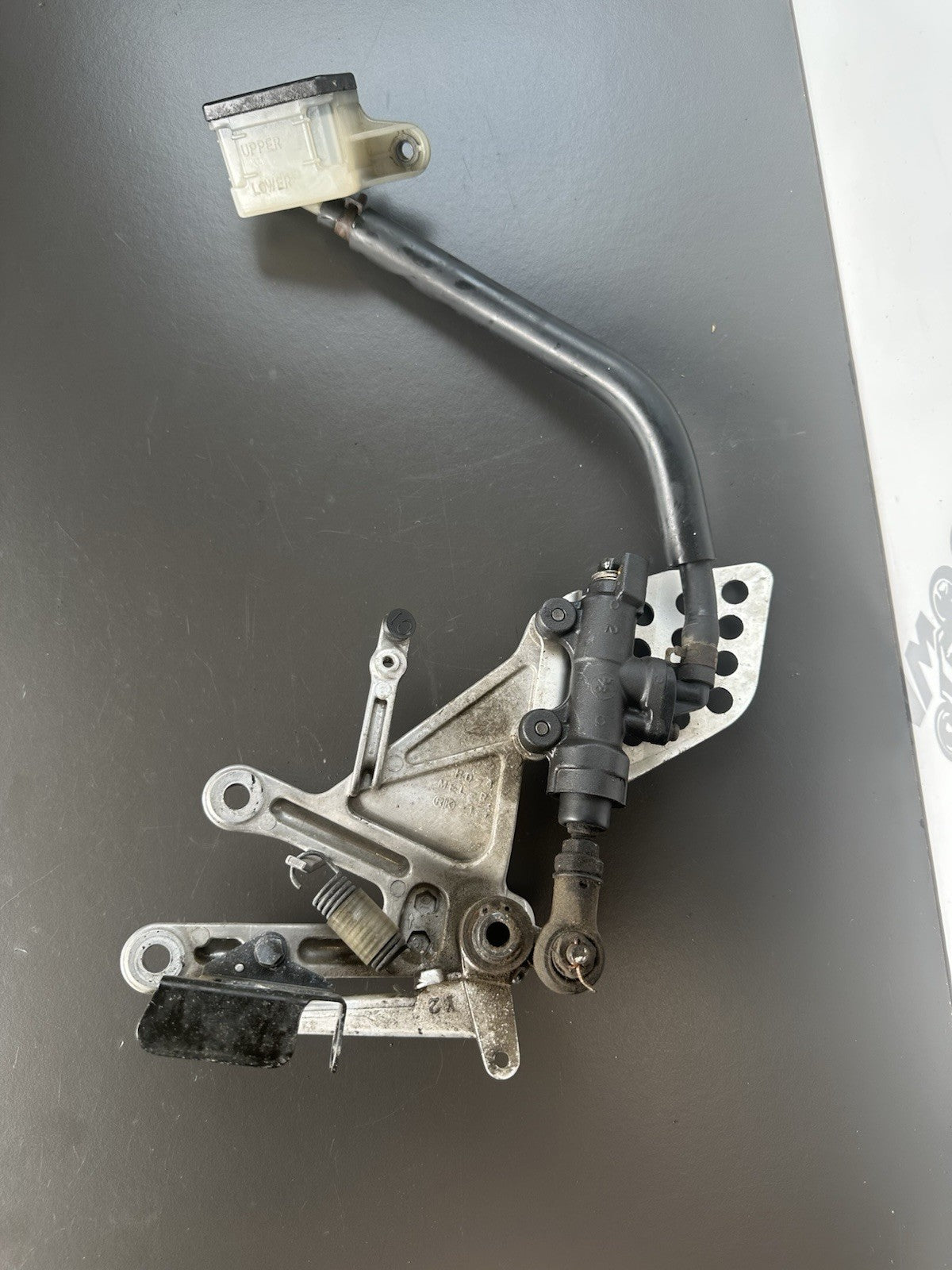 HONDA CBR1000RR FIREBLADE Right Front Footrest Hanger 2004-2005 SPARES/REPAIRS