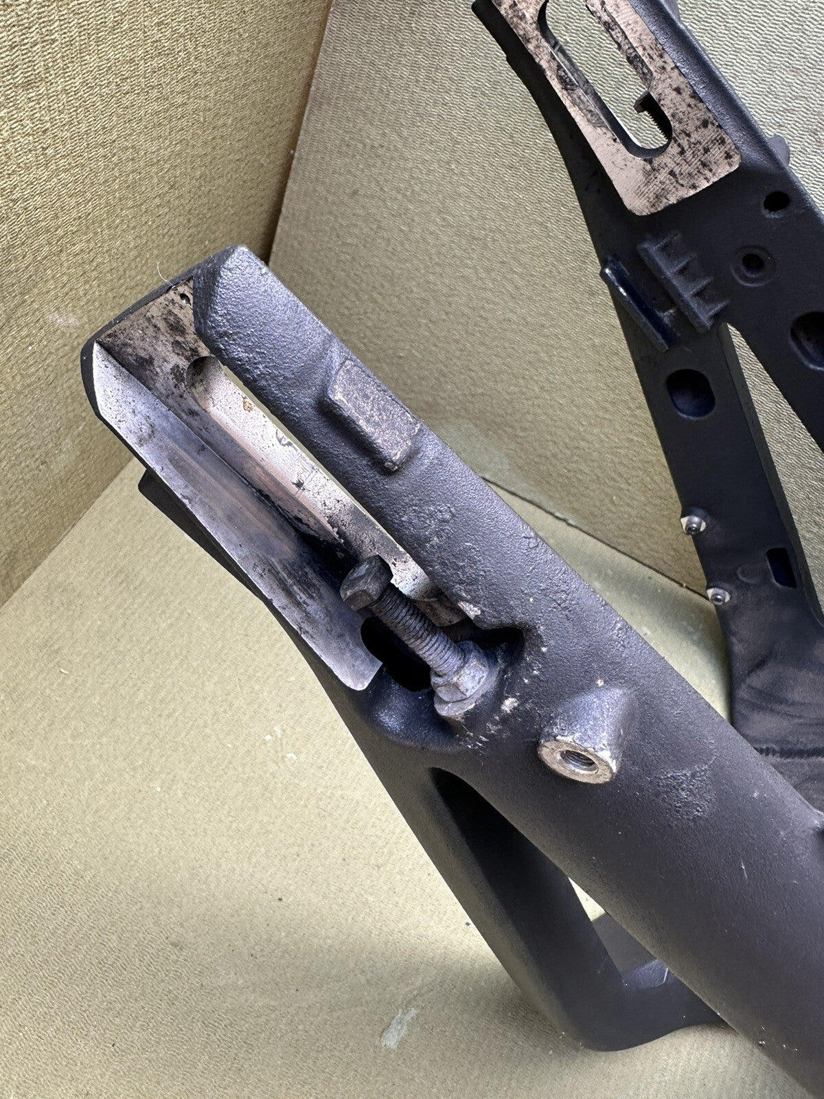 TRIUMPH Datona 675 R Swing Arm Swinging Arm READ DESCRIPTION OEM 2011 675 Swing