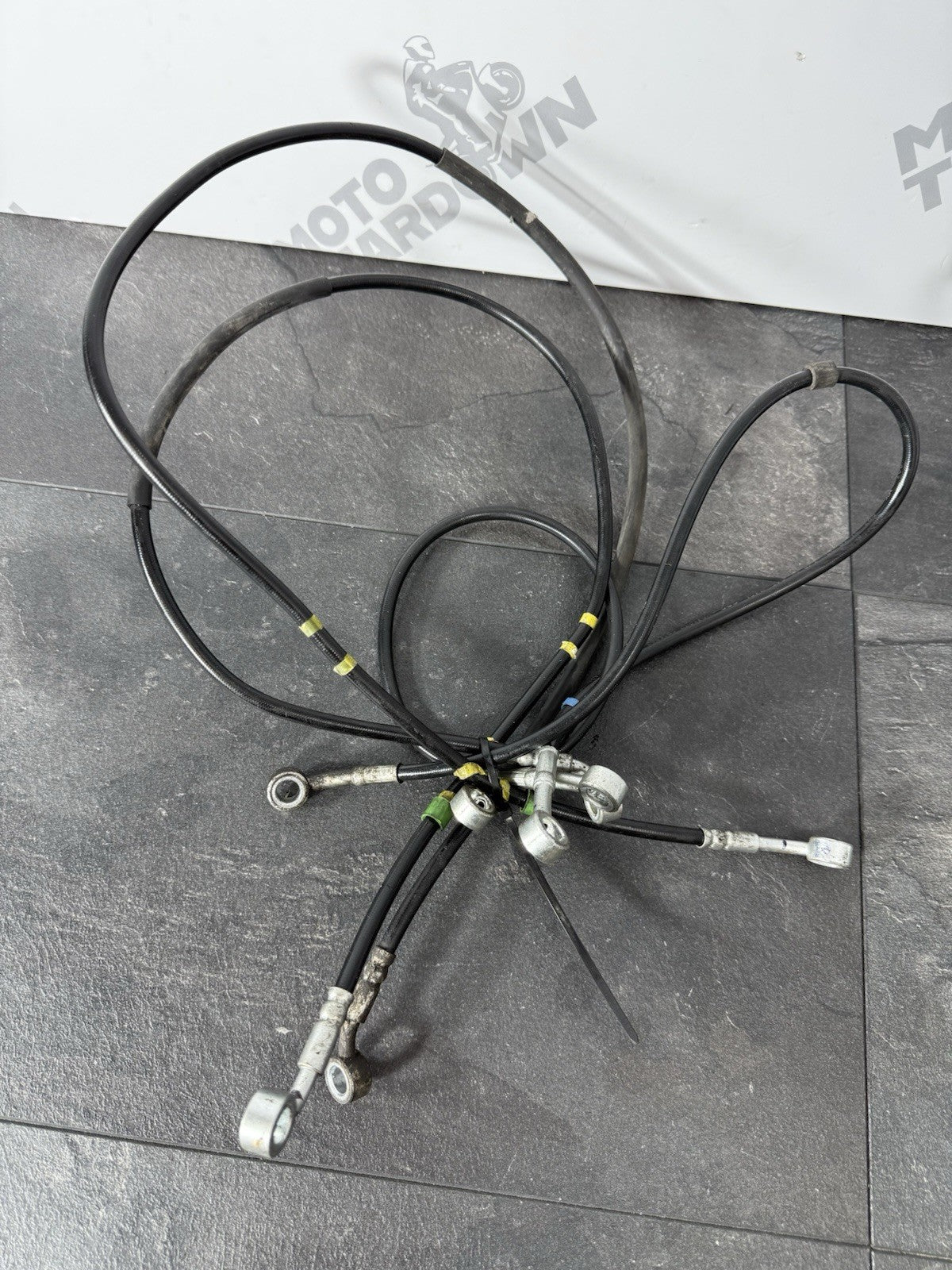 97cb3ffd-6287-4f50-b864-d2984a587bd8