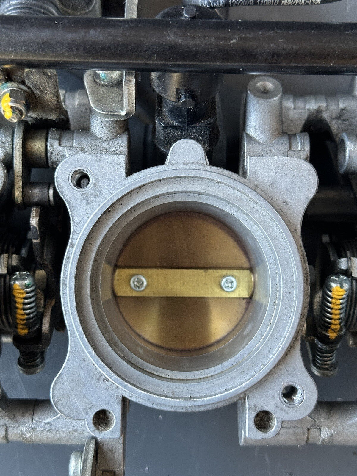 Triumph Daytona 675R Throttle Bodies OEM Daytona 675R Throttle Bodies OEM 2011