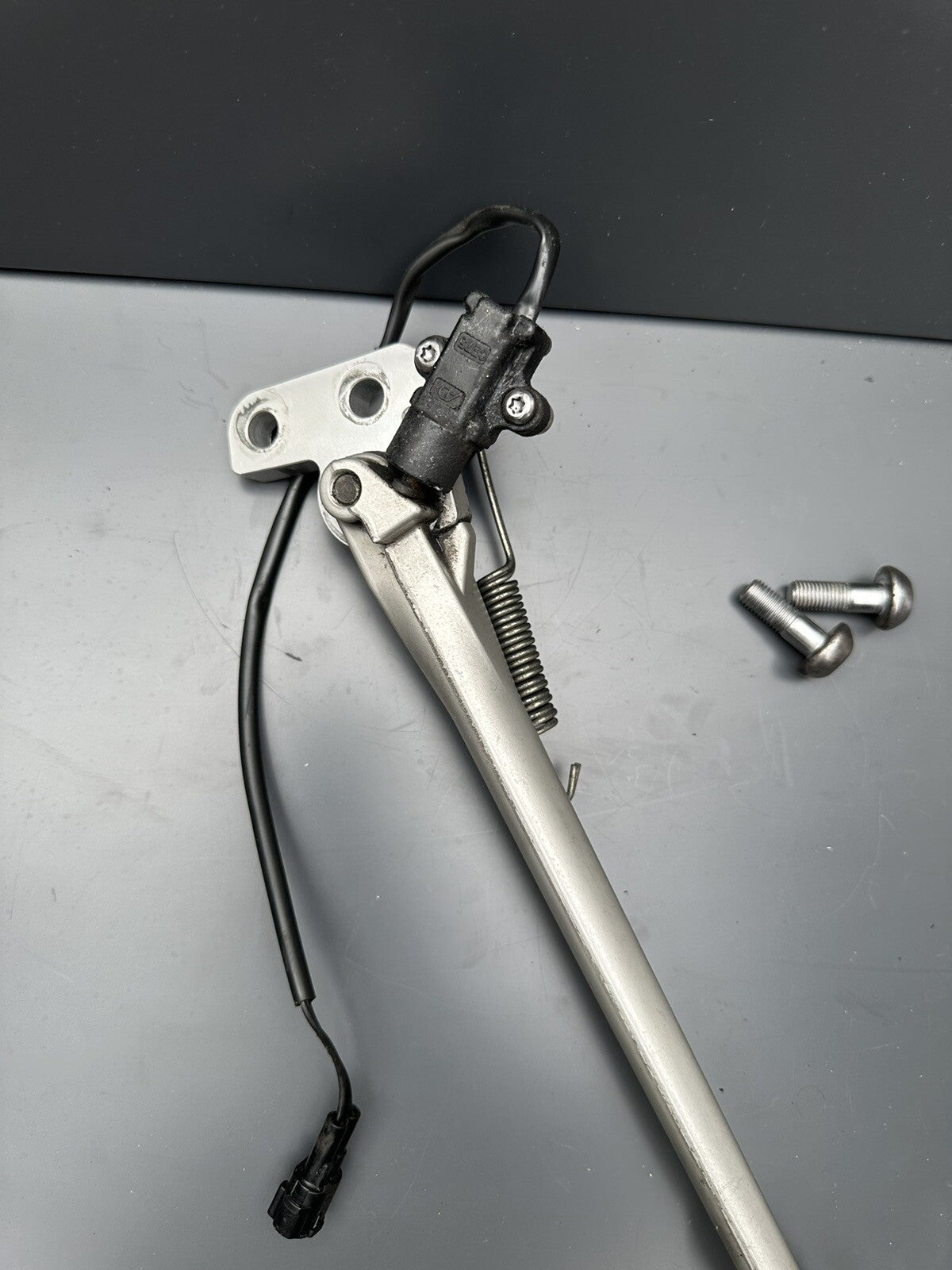 TRIUMPH DAYTONA 675 R KICKSTAND SIDE KICK STAND And Stand Switch 675R Kick Stand