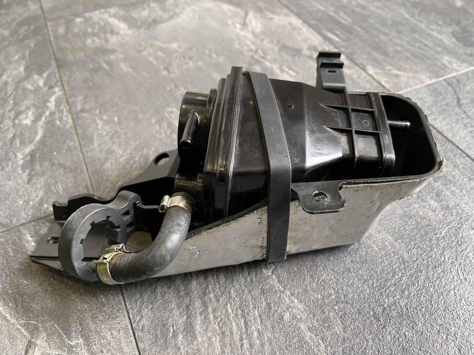 Ducati Streetfighter 1100 V4S 2020 EVAP Canister Filter Holder 4645m 2021 V4 OEM