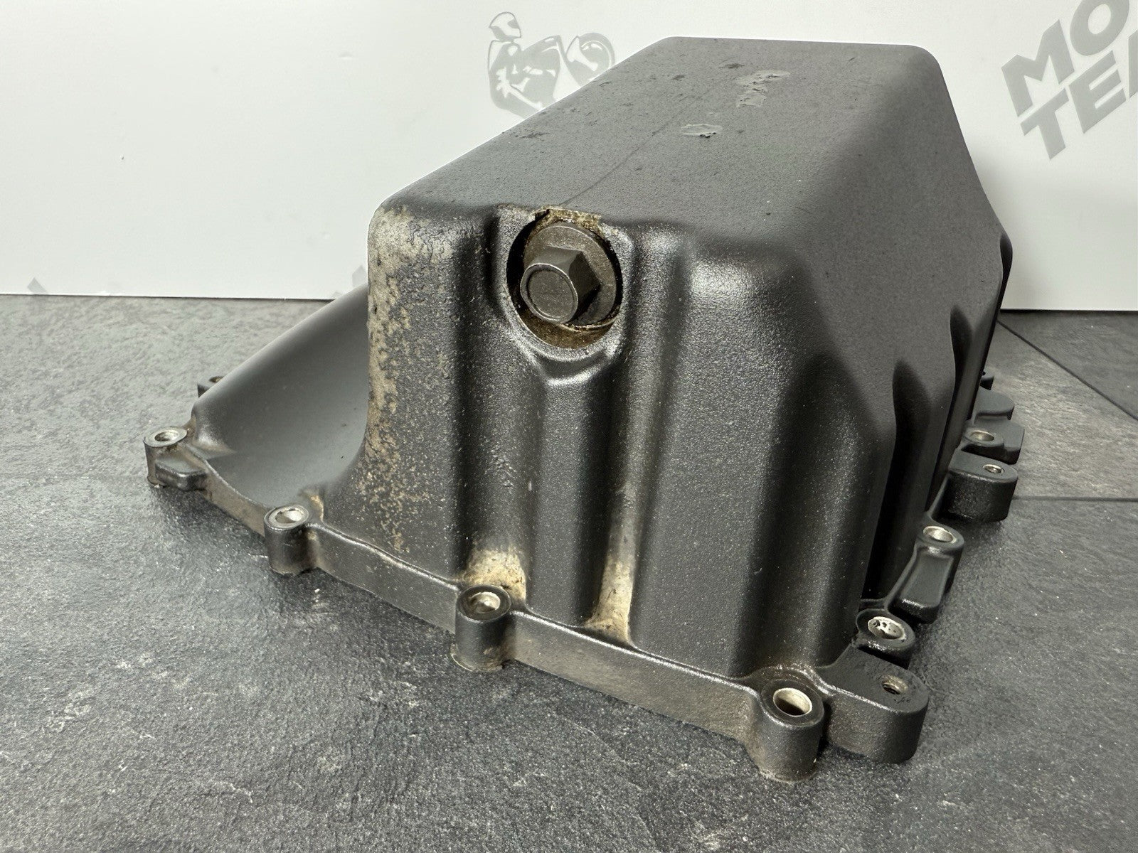 Triumph Street Triple 765 R 2017 Oil Sump Engine Sump & Bolts 18498m 2018-2021