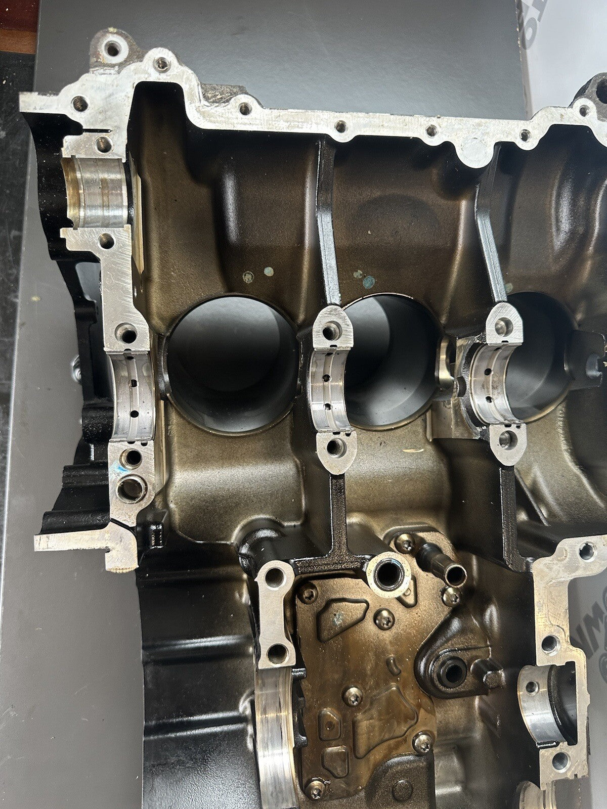TRIUMPH SPEED TRIPLE 1050 2011 - 2015 ENGINE UPPER CRANK CASE Top Crank Case