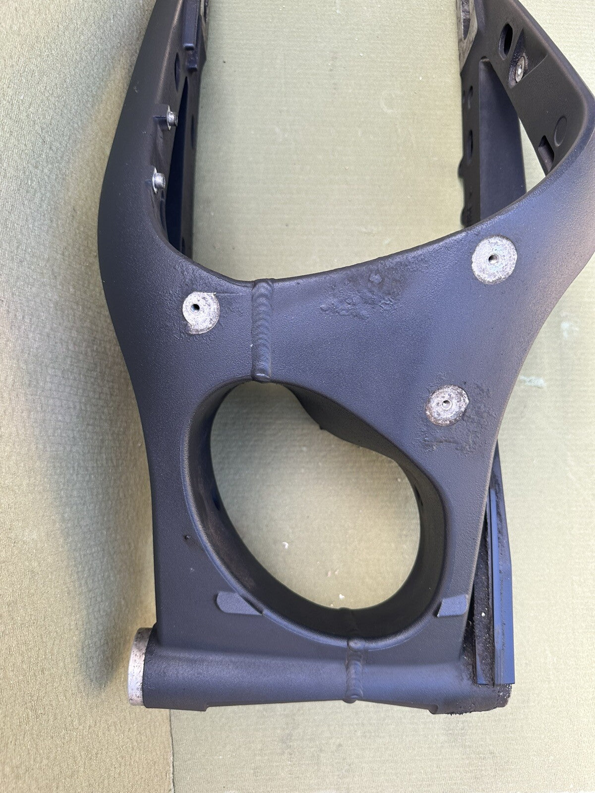 TRIUMPH Datona 675 R Swing Arm Swinging Arm READ DESCRIPTION OEM 2011 675 Swing