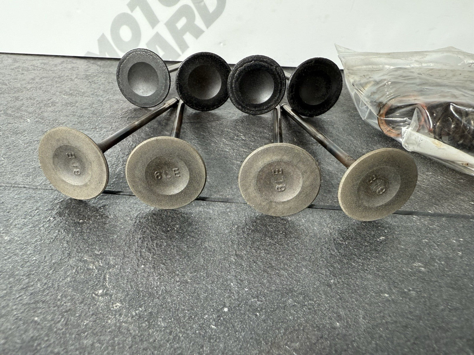 Triumph Street Triple 765 R 2017 4x Valves Inlet & Exhaust 18498m 2018-2021 OEM