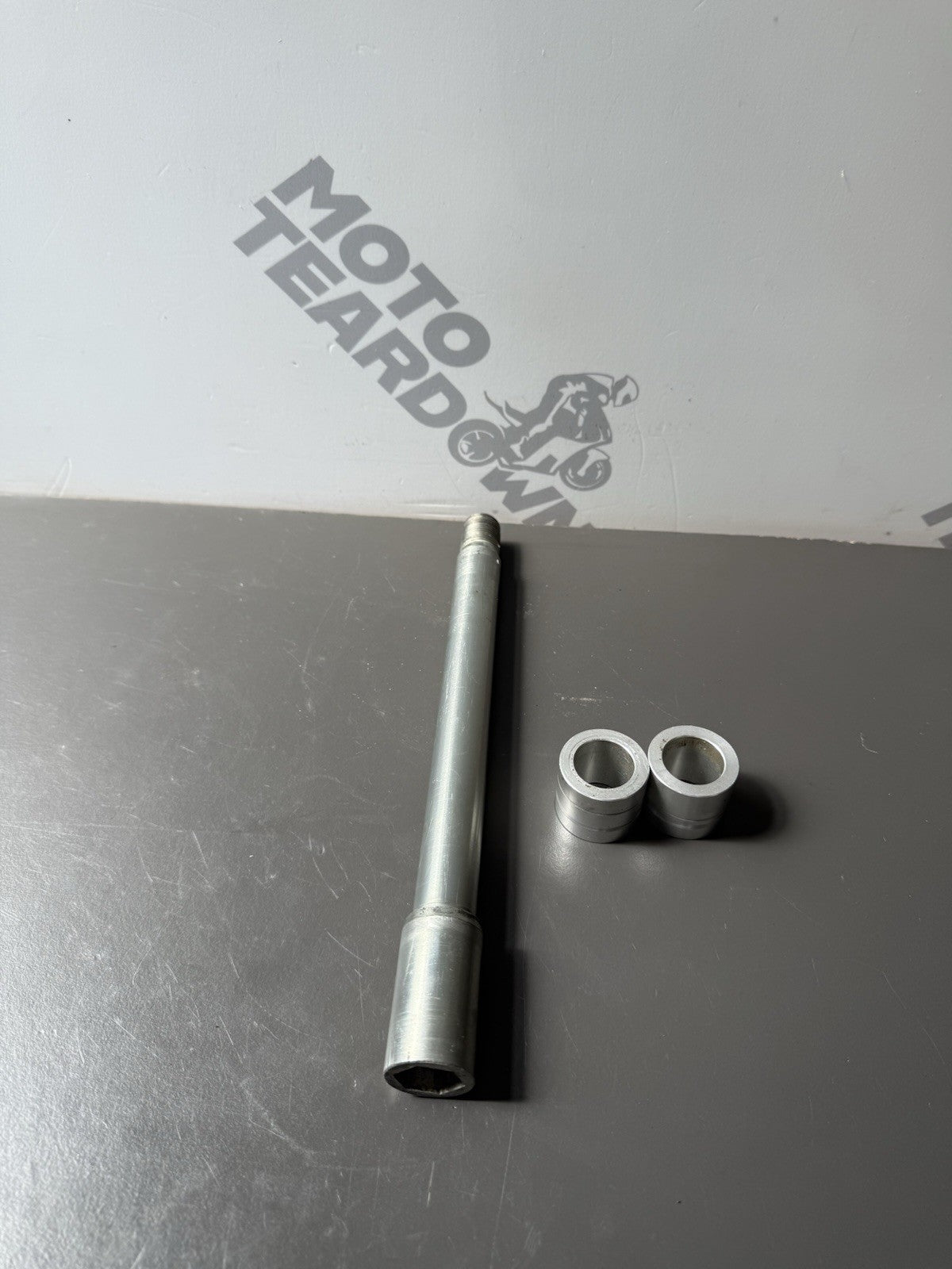 Triumph Trident 660 Front Wheel Spindle And Spacers Trident 660 2021-2024 OEM