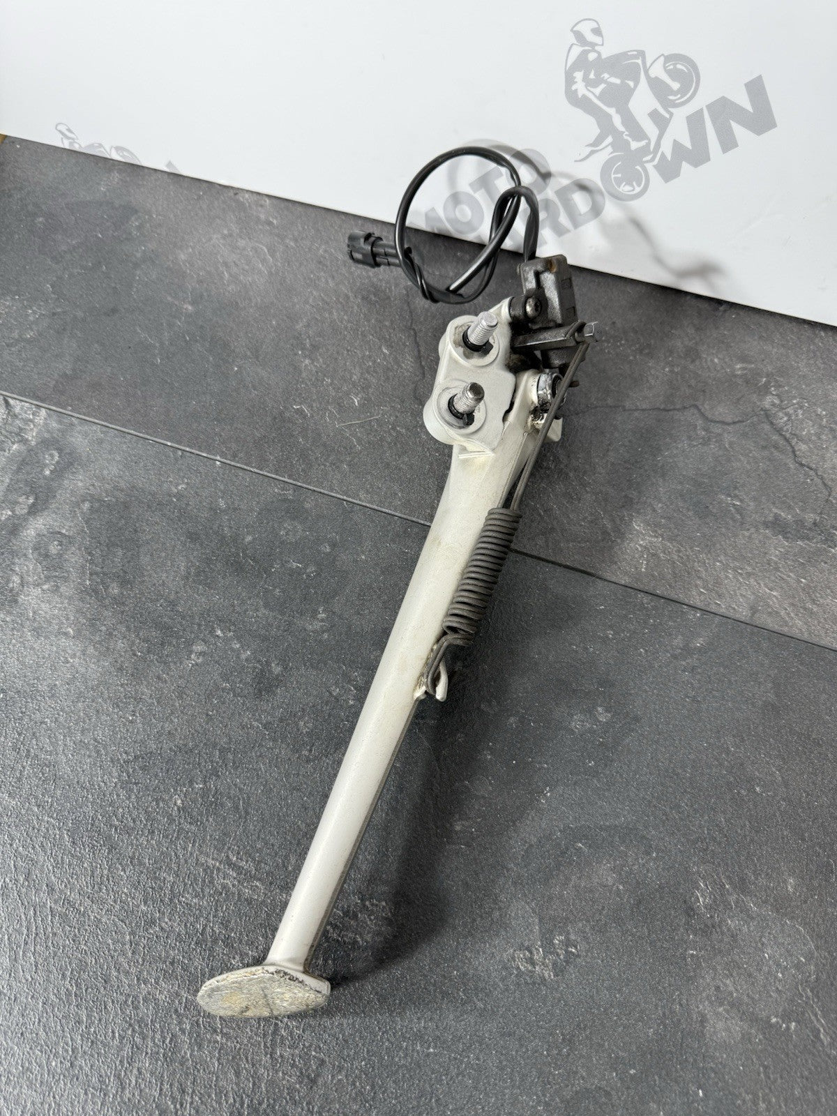 8b93fc03-7f4a-4887-8998-21f9d8577176