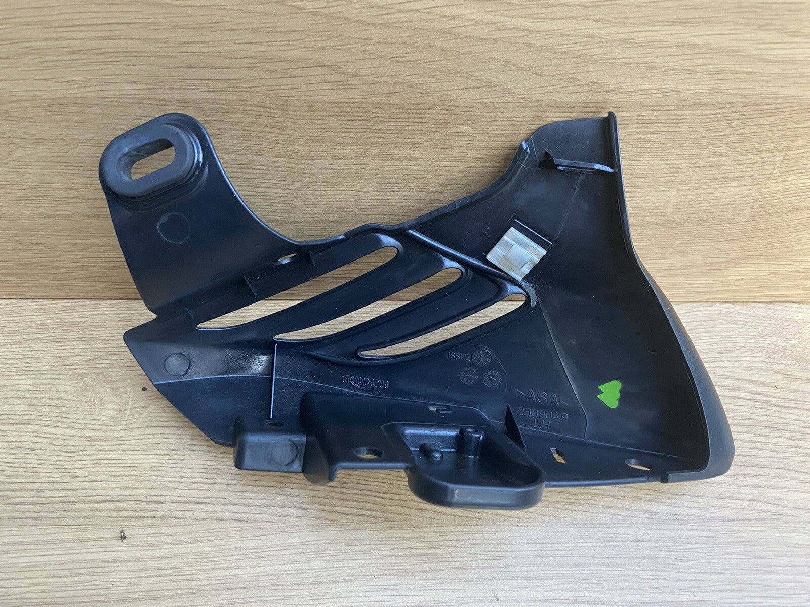 TRIUMPH STREET TRIPLE 765 R LH Left Rad Cowl Inner T2309049 OEM