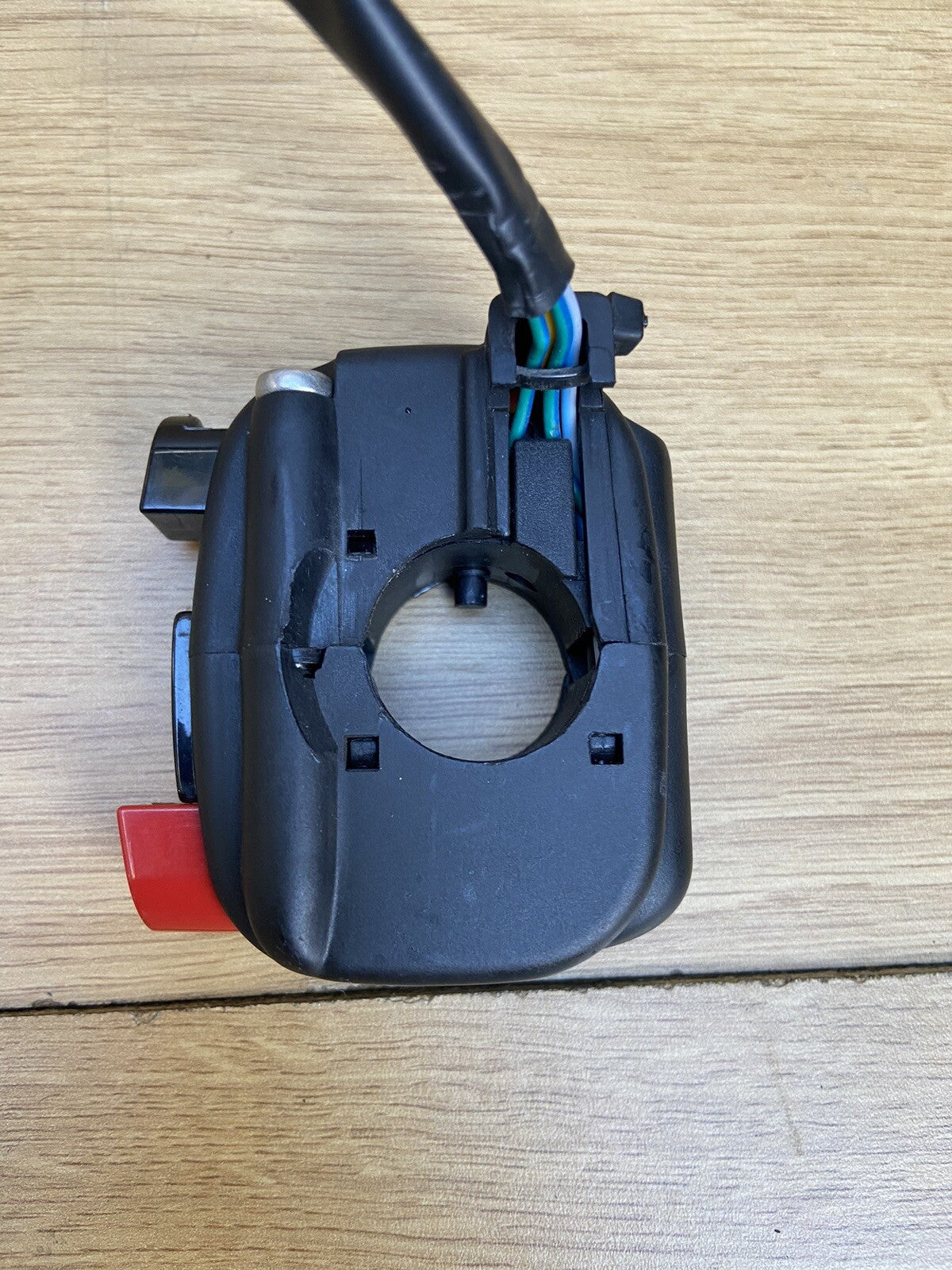 Aprilia Tuono V4 1100 Factory right hand handlebar kill switch SPARES / REPAIRS