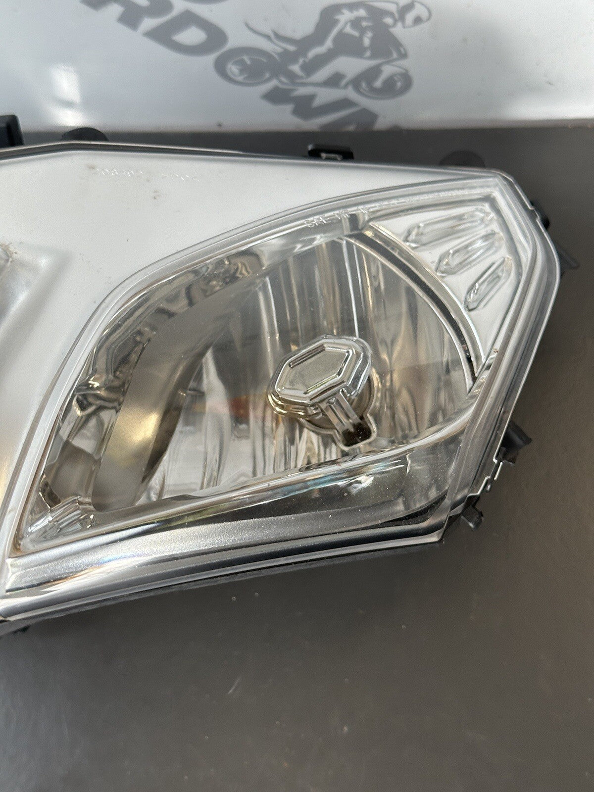Aprilia Tuono 1100 V4 Factory Headlight headlamp 2015 - 2019 *CRACKED* OEM