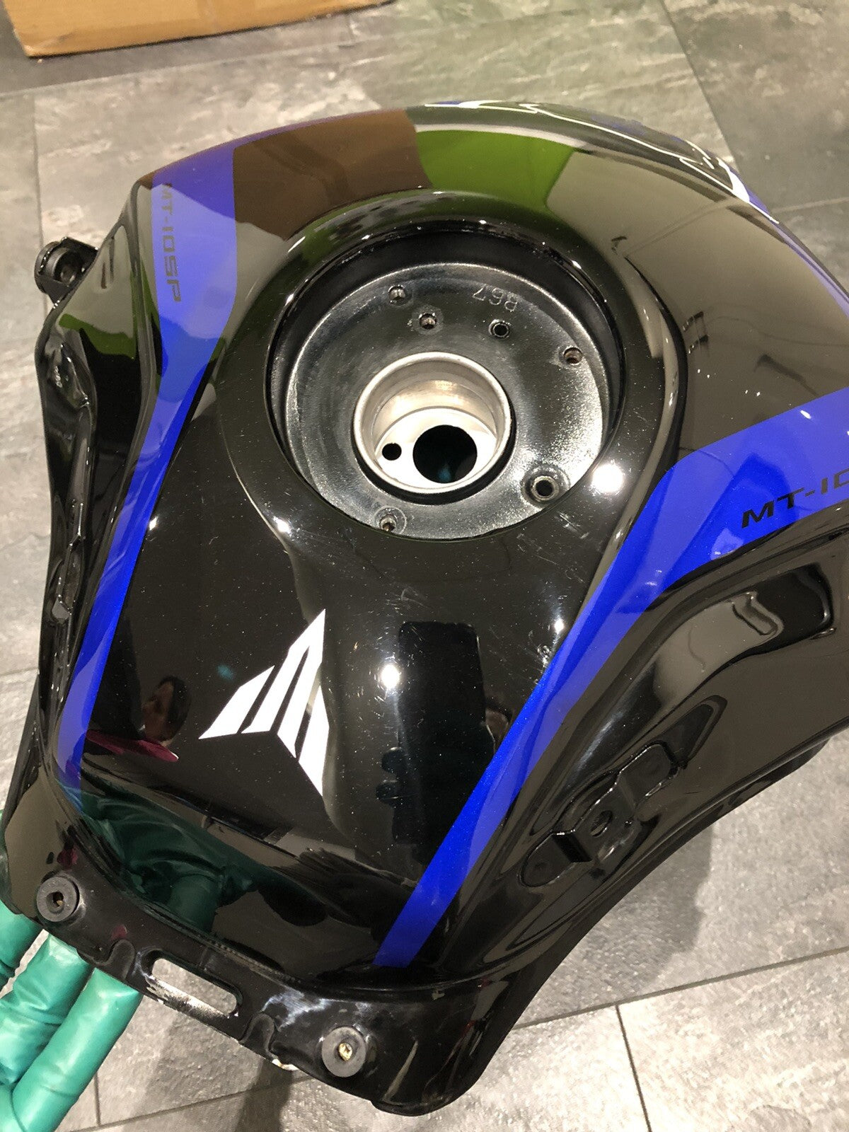 Yamaha MT10 SP 2018 Fuel Tank Petrol Tank Only 5800 Miles OEM *UK ONLY*