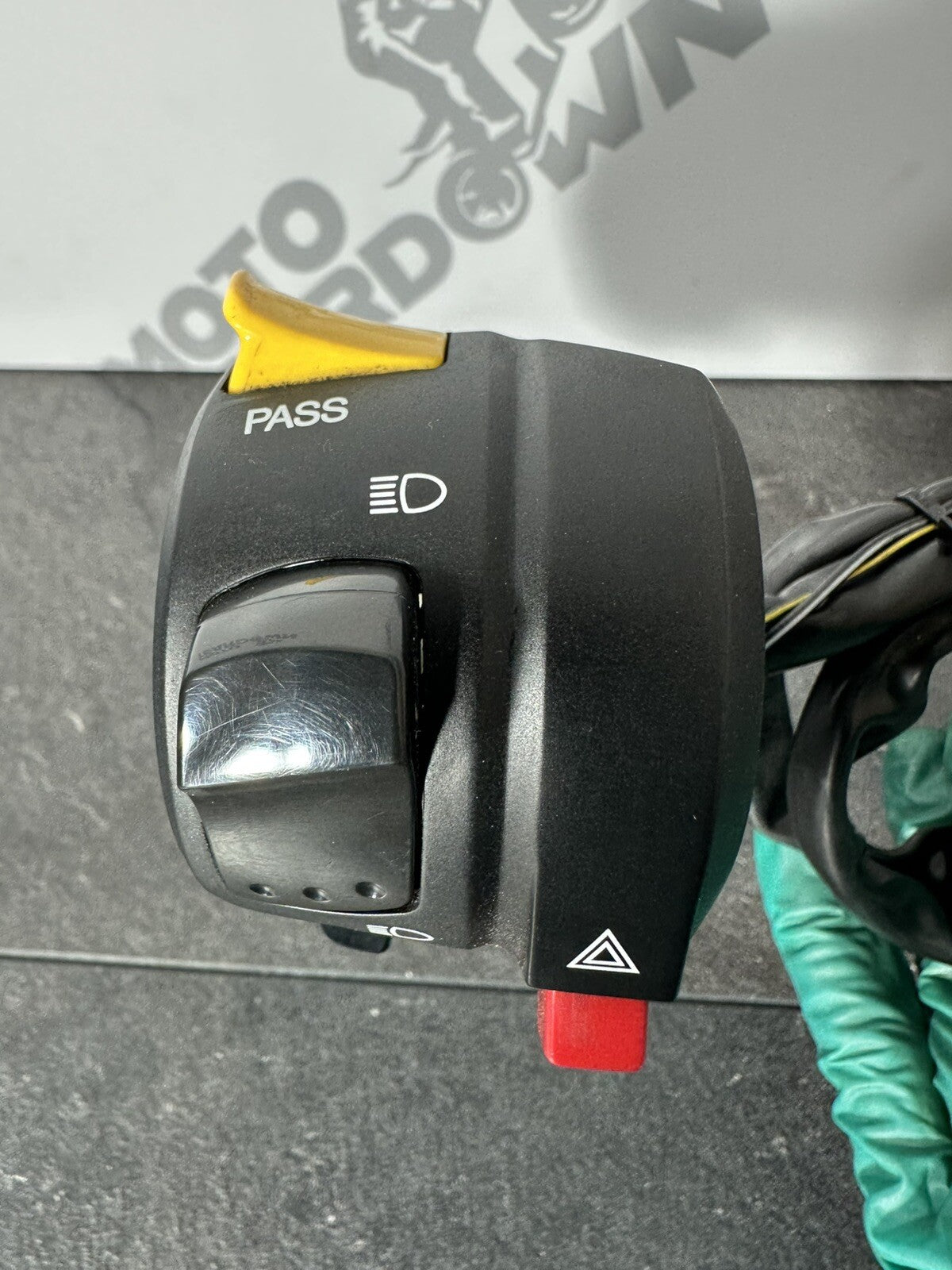 Suzuki GSXR 1300 2016 HAYABUSA Left Switchgear Switch Assembly 18408 Miles OEM