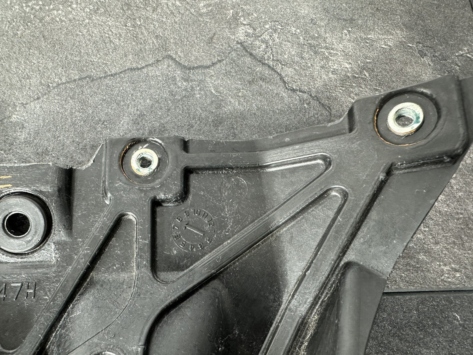Suzuki GSXR 1000 2014 Fuel Tank Front Cover Bracket 22774 Miles 2009-2016 OEM