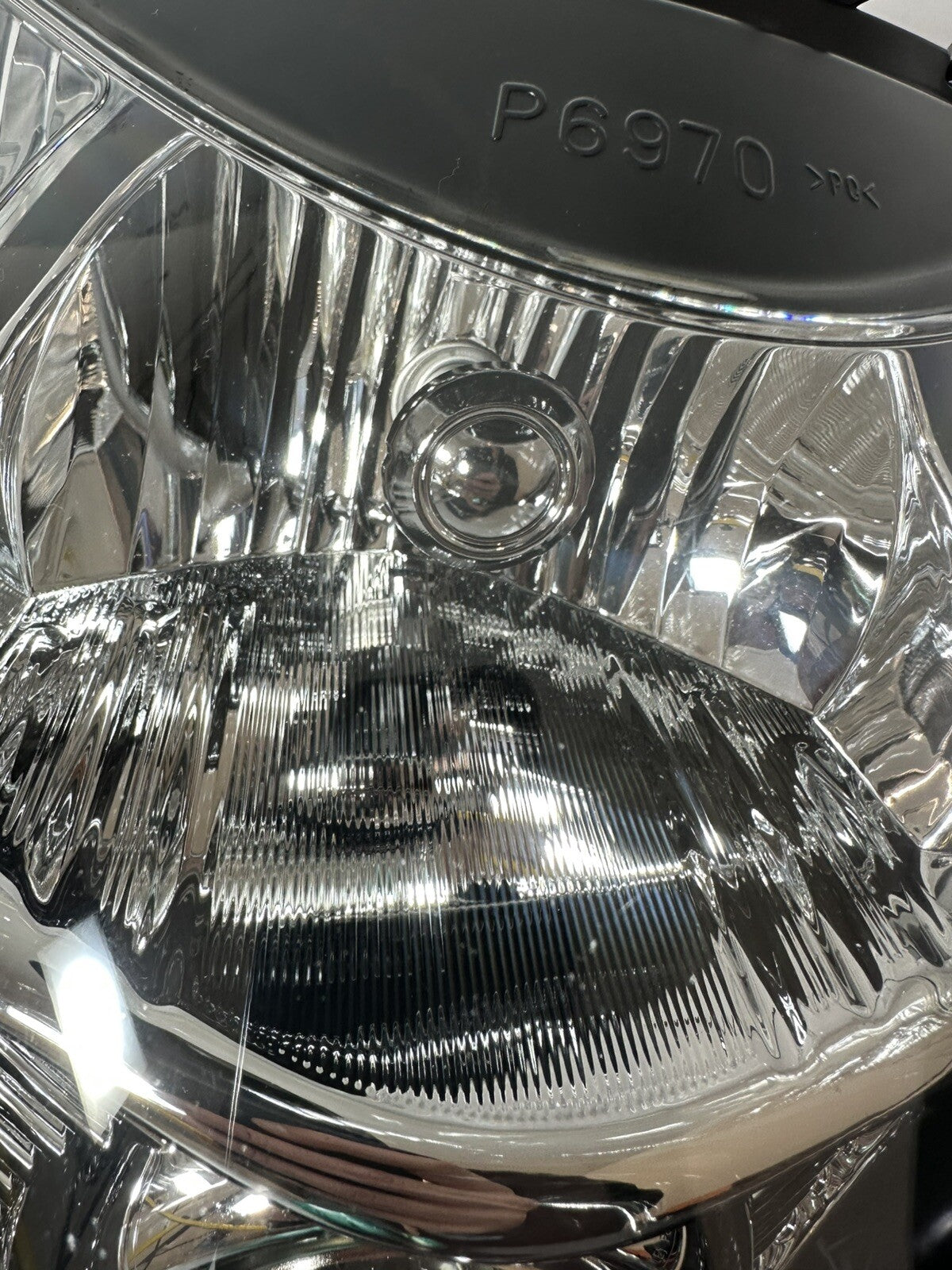 Suzuki GSXR 1300 2016 HAYABUSA Headlight Assembly Front Light 18408 Miles OEM