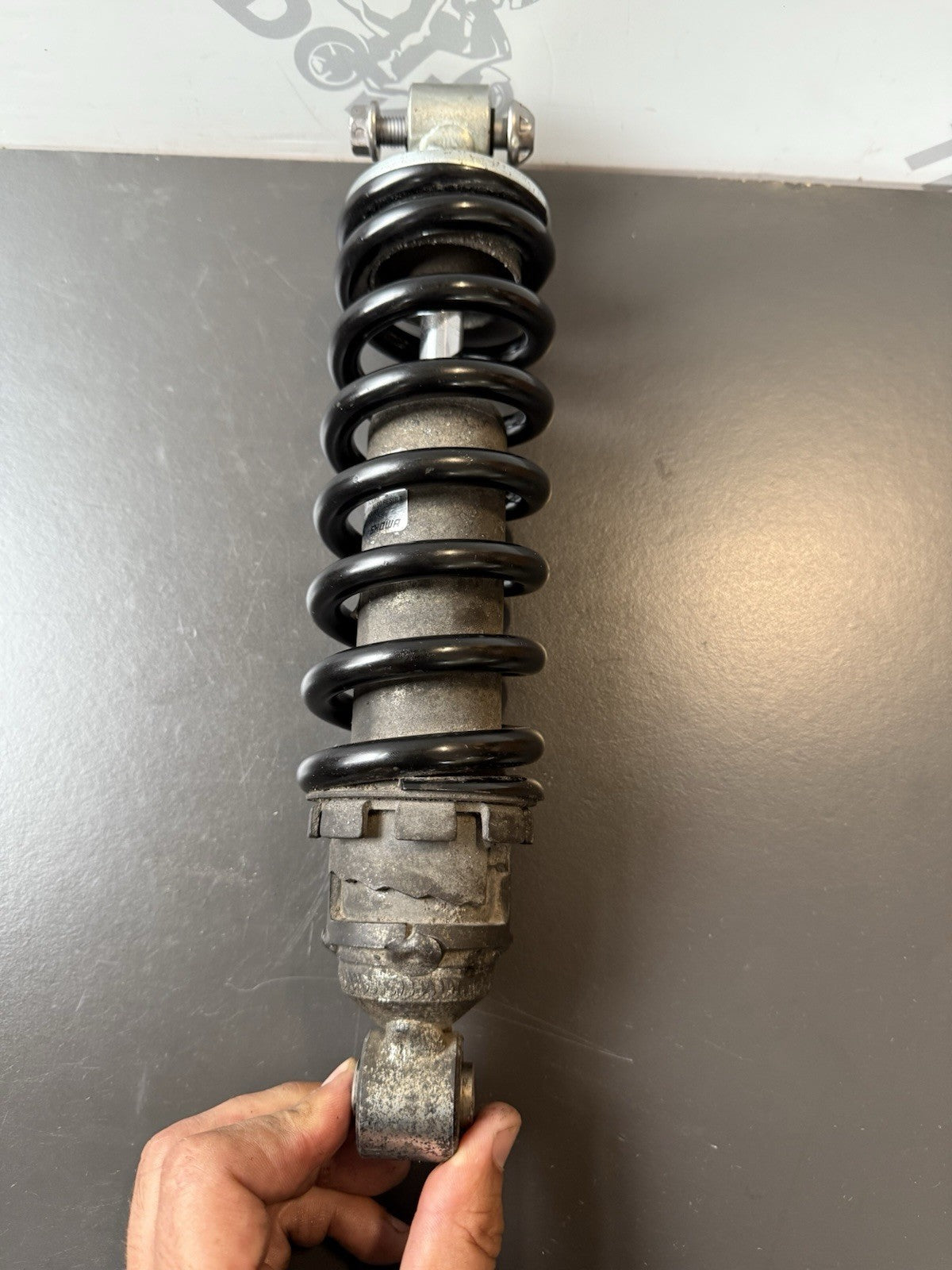TRIUMPH TRIDENT 660 REAR SHOCK TRIDENT 660 Rear Shock OEM YEAR 2021-2024