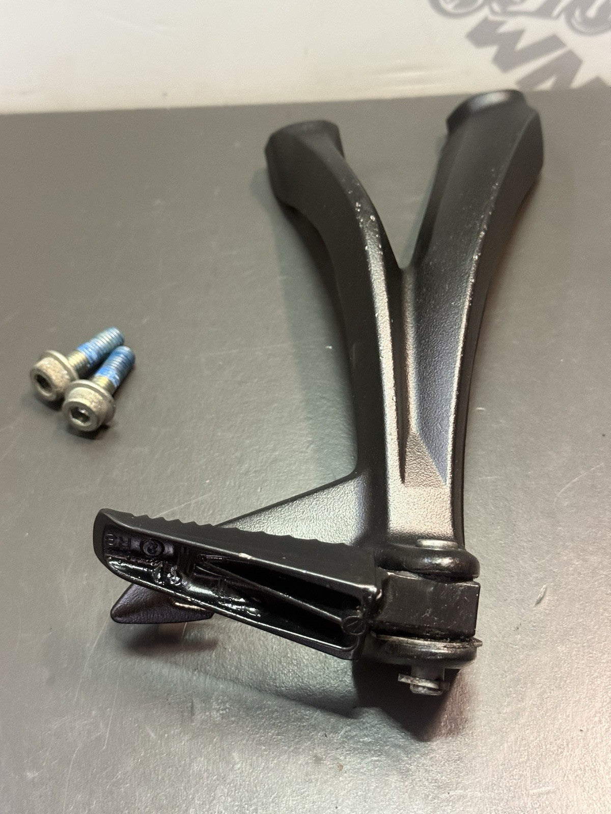 39f7b2a8-19b7-4048-9ab2-9ca0eaf1be85