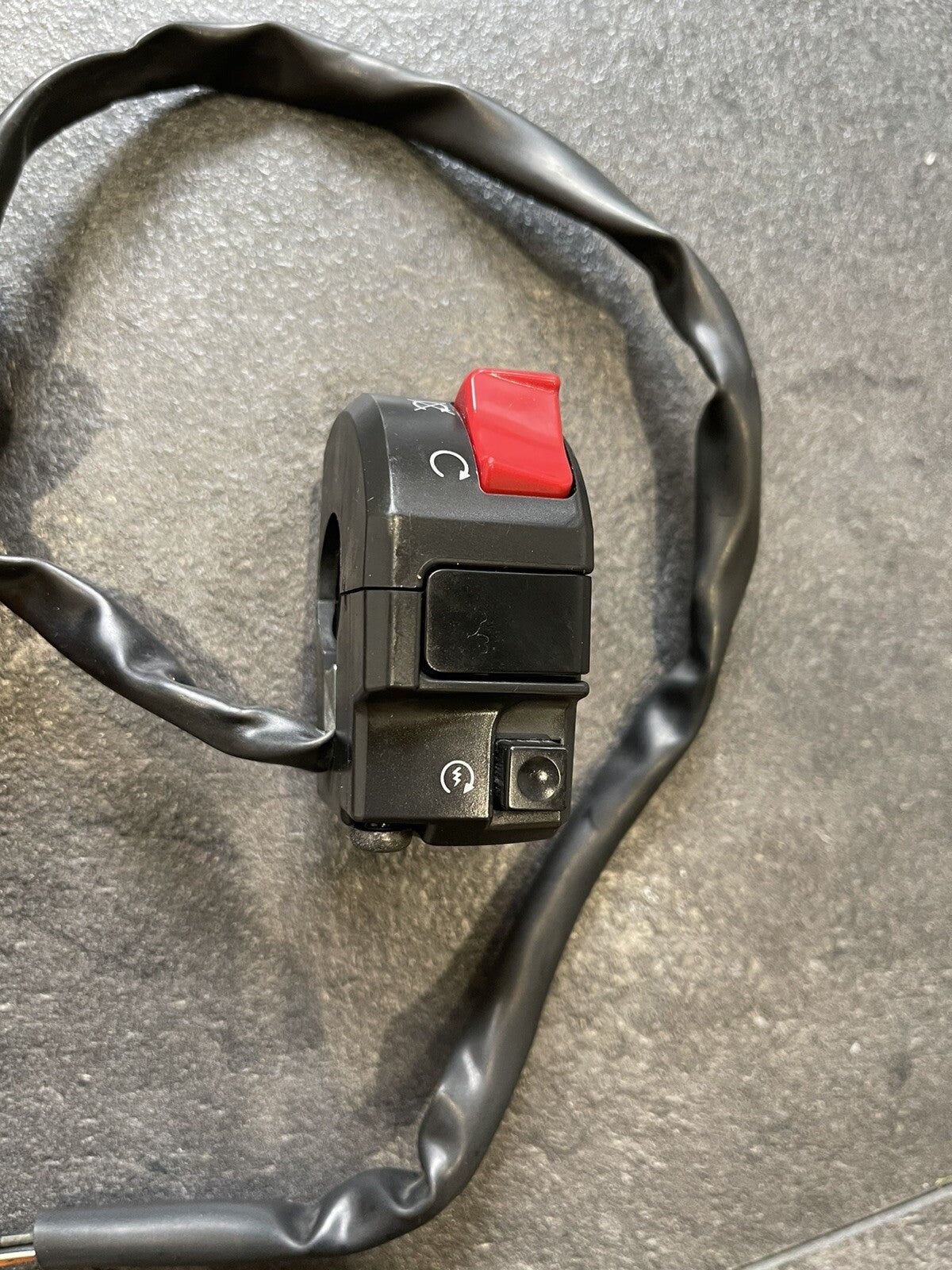 KTM RC8 RC8R 1190 Right Switchgear Controls Kill Switc OEM 2012 Only 12547 Miles