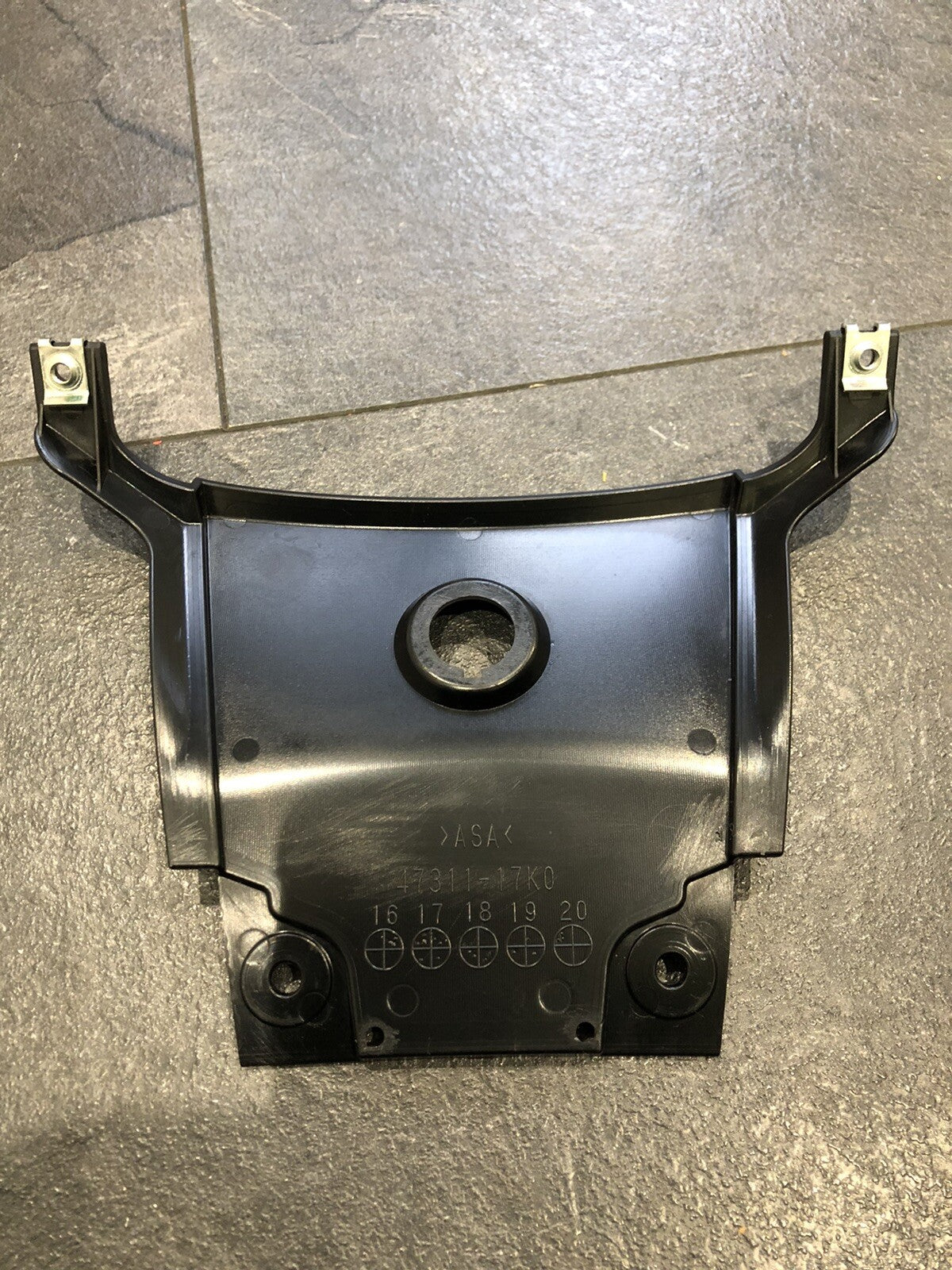 Suzuki GSXR 1000 2020 Pillion Seat Lock Fairing Panel 2017-2020 OEM L7 L8 L9 M0