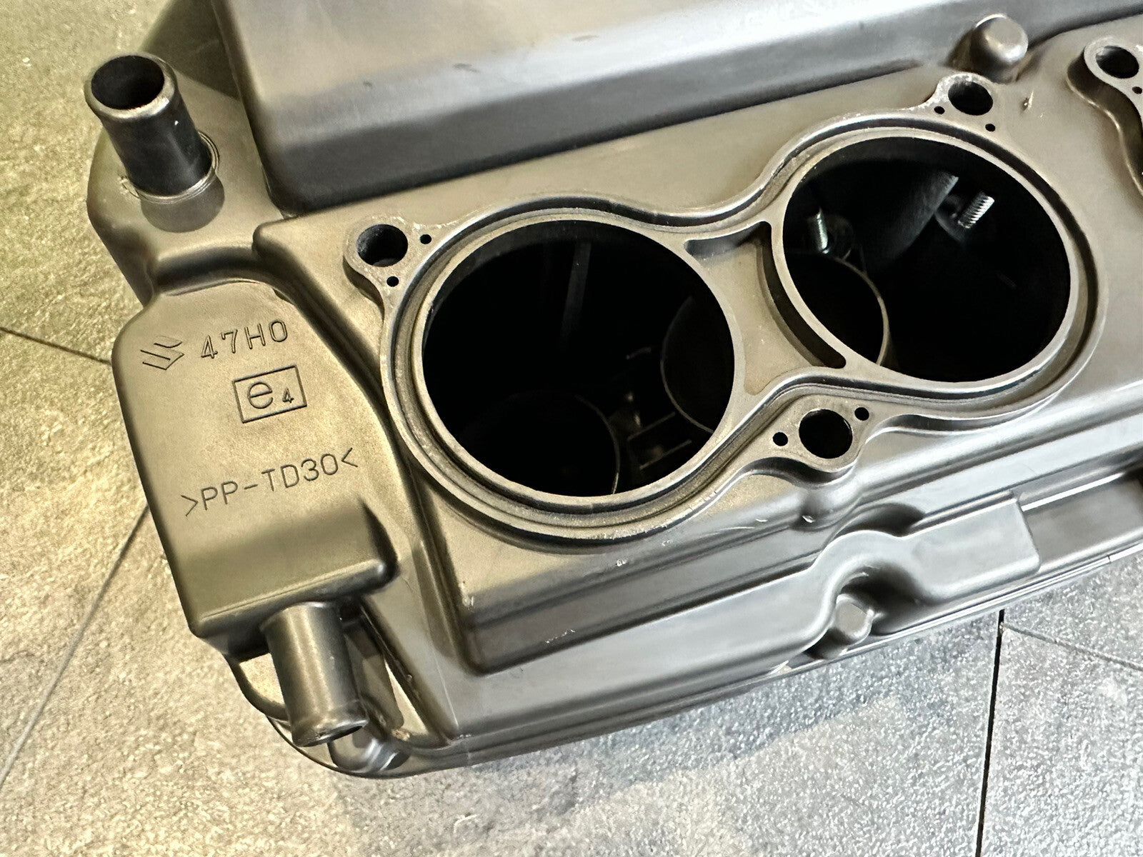 Suzuki GSXR 1000 2009 Airbox Filter Intakes Air Box 2009-2016 9715 Miles OEM