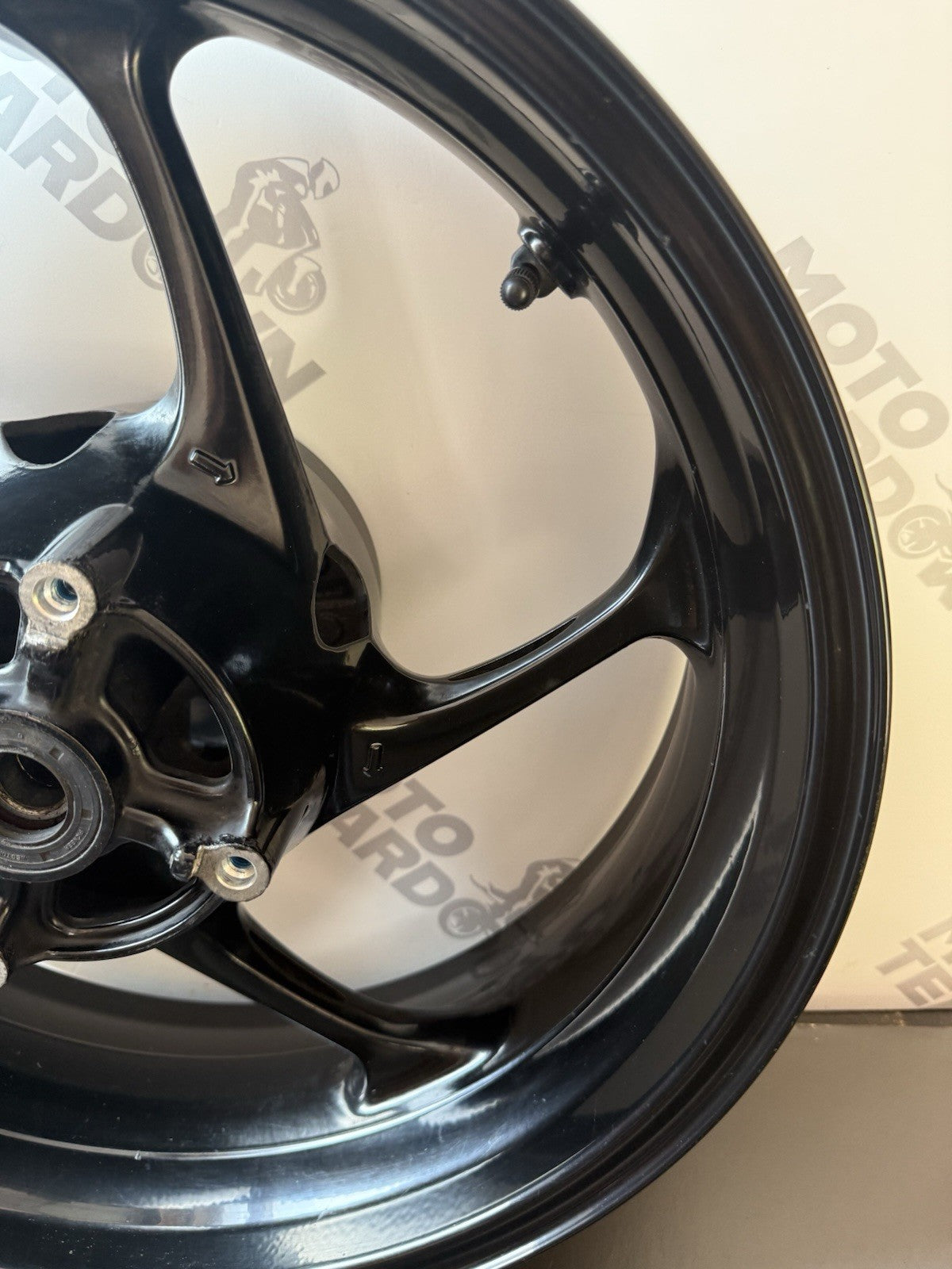Triumph Trident 660 rear wheel black Rear Rim Rear Wheel 2021-2024 OEM