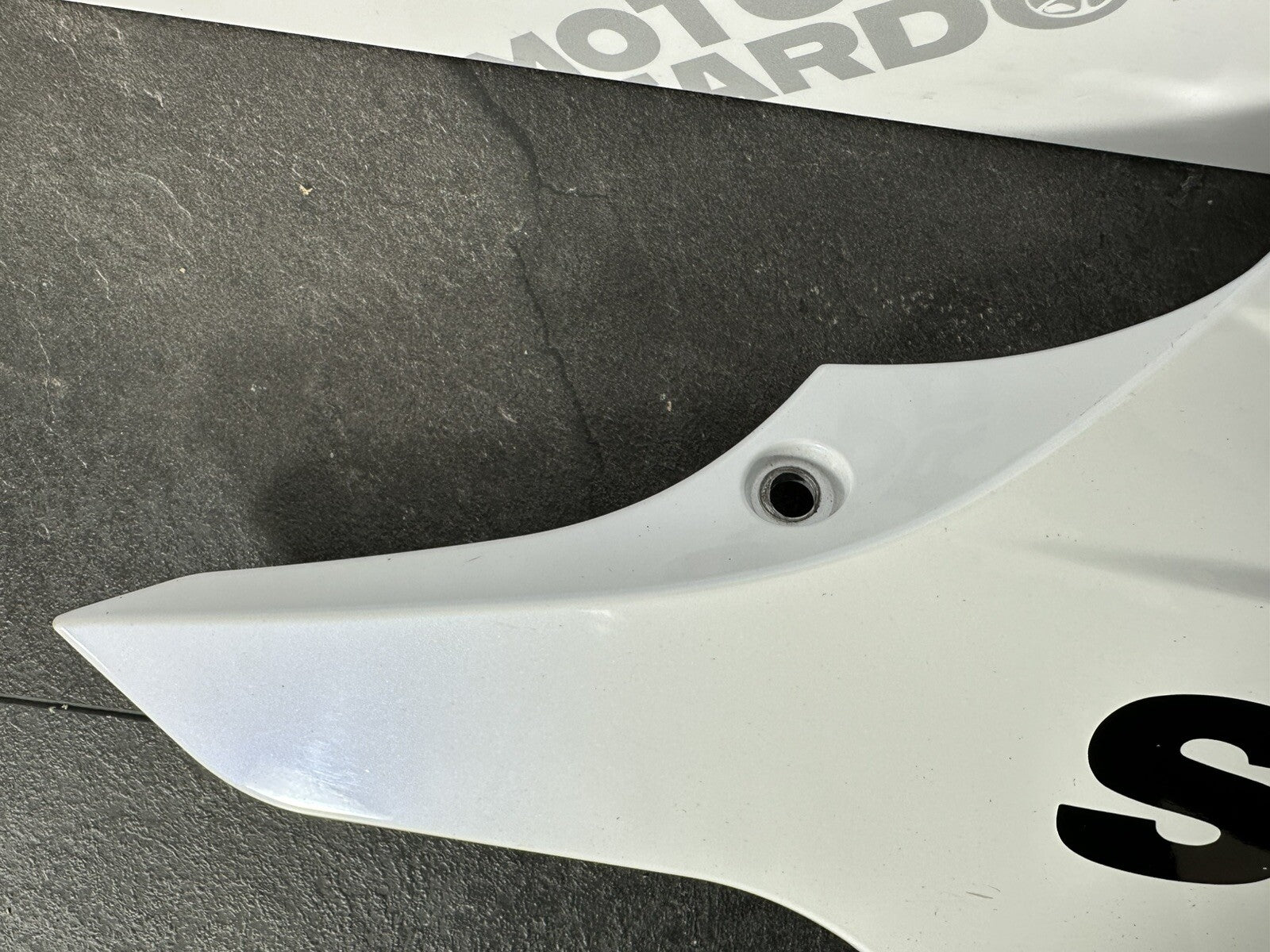 Suzuki GSXR 1000 2014 Right Lower Fairing Belly Pan 22774 Miles 2009-2016 OEM