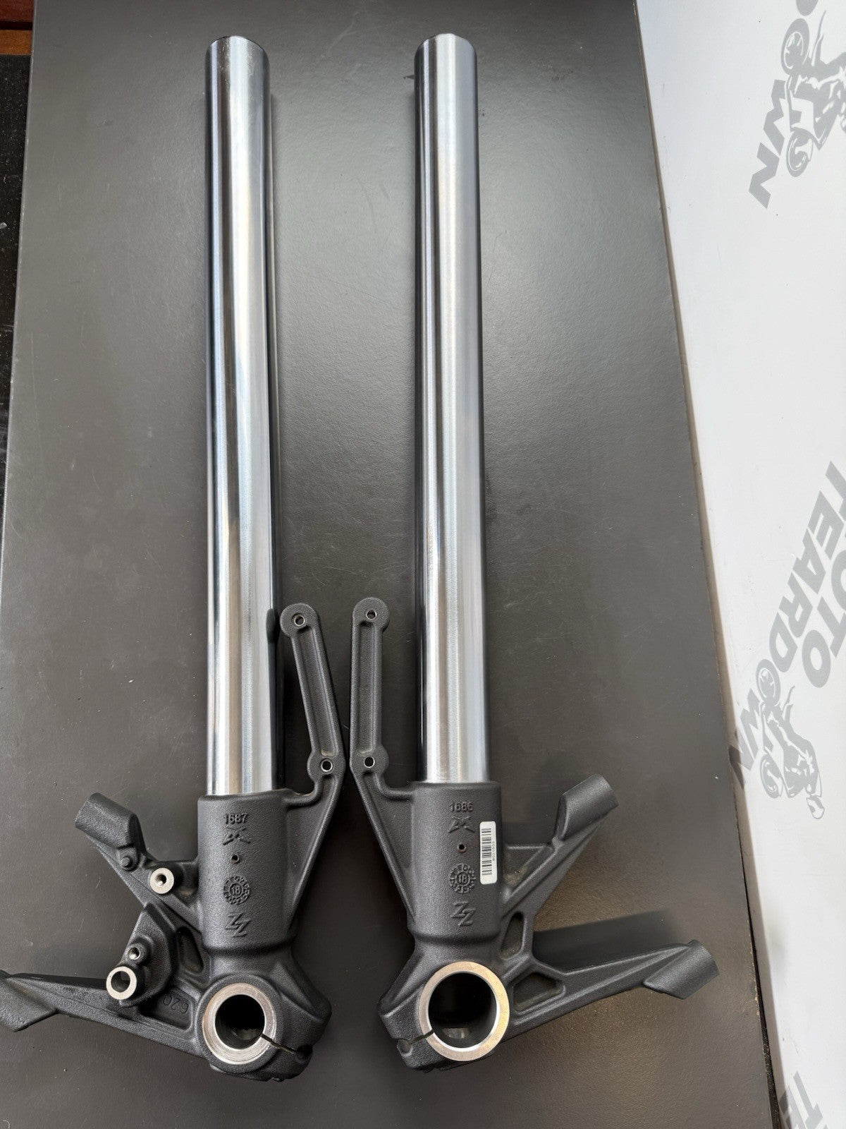 Ducati Supersport Lower Fork Leg / Lower Slider 2019 Bottom Fork SPARES REPAIRS