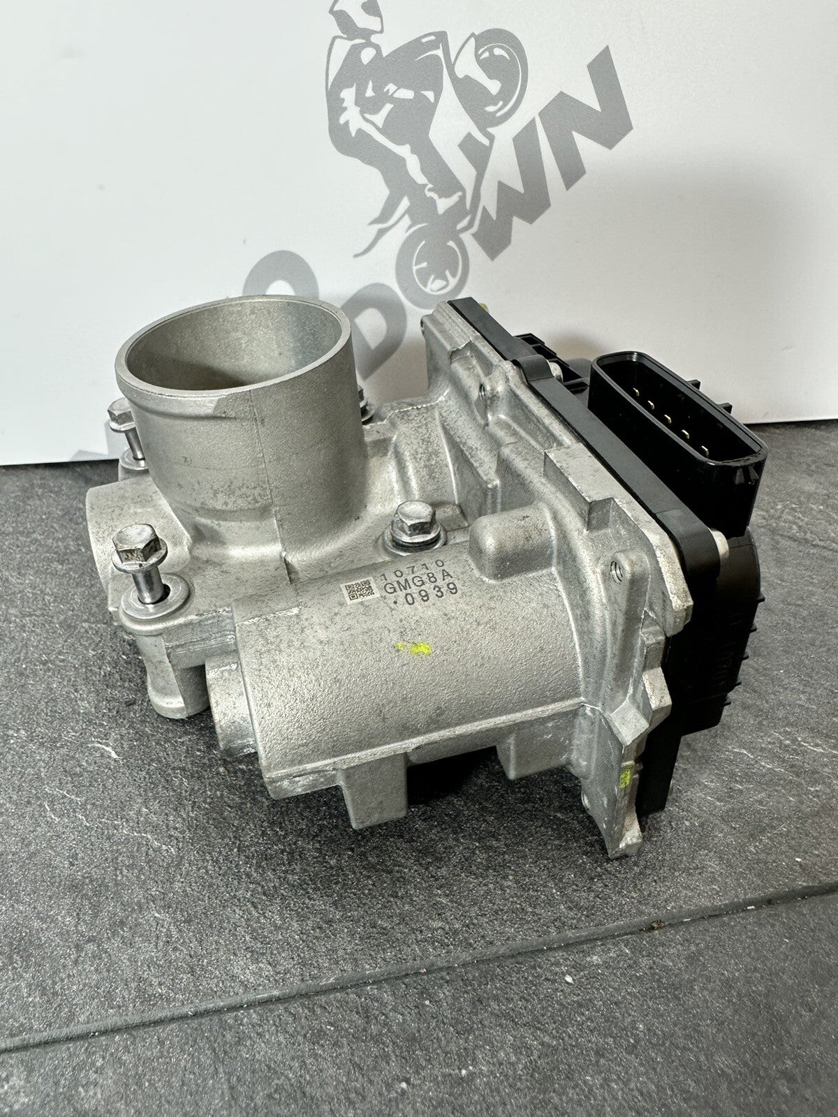 Triumph Trident 660 2022 Throttle Body KEIHIN 2962 Miles 2021-2024 OEM