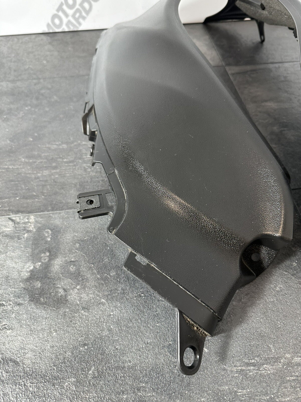 Suzuki GSXR 1300 2016 HAYABUSA Side Fairing Infill Tank Panels 18408 Miles OEM